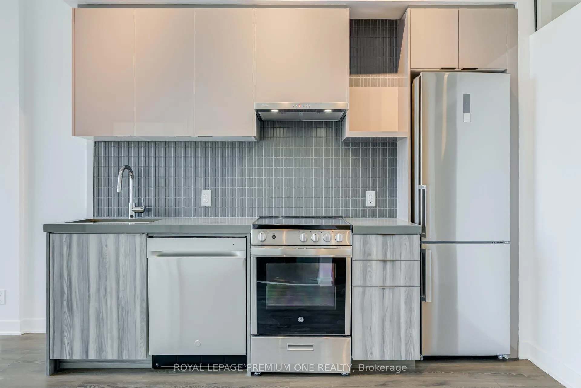 Photo 12 of Unit 318, 10 Flavelle Trail, Vaughan, Steeles West Industrial — HOMEH