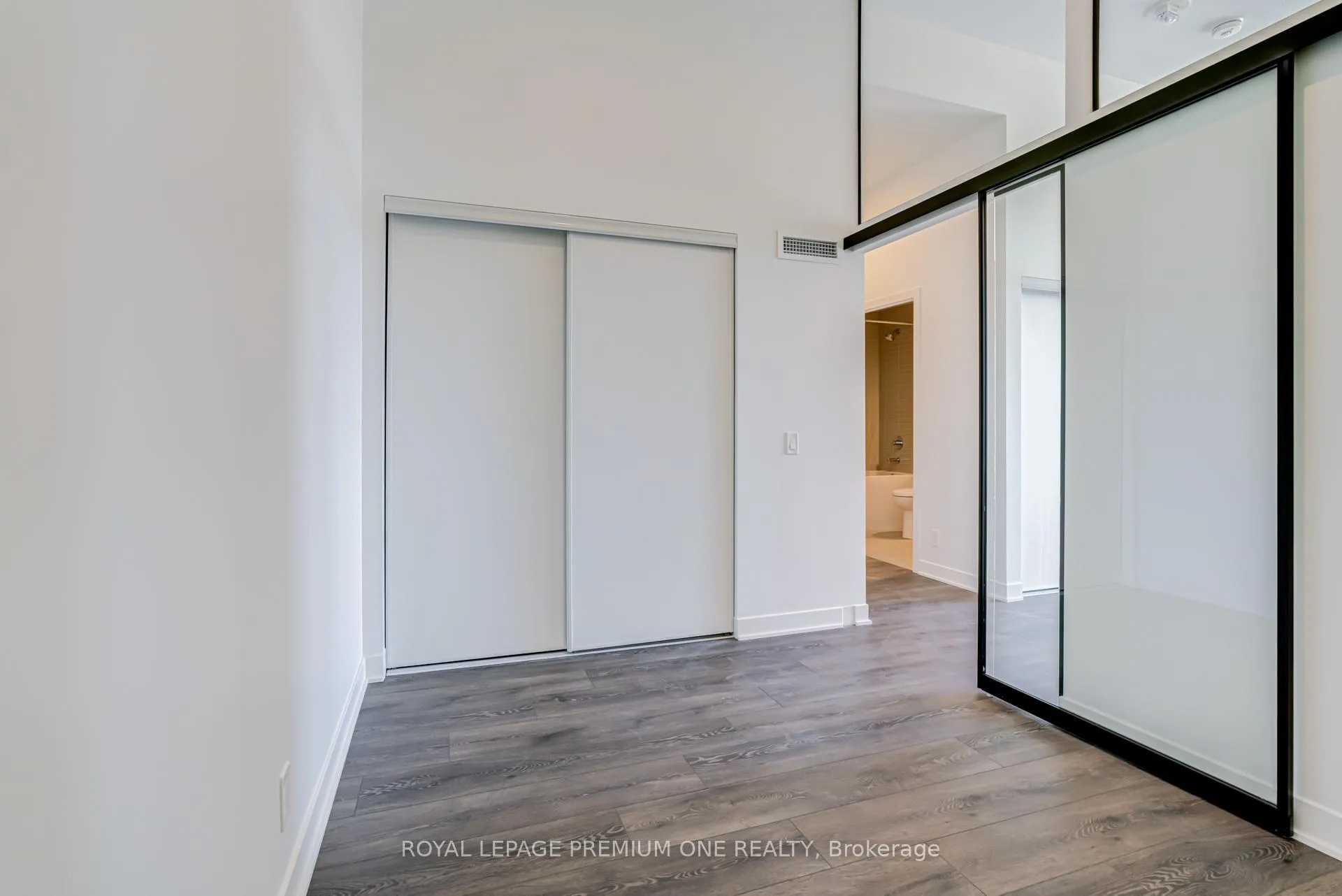Photo 14 of Unit 318, 10 Flavelle Trail, Vaughan, Steeles West Industrial — HOMEH