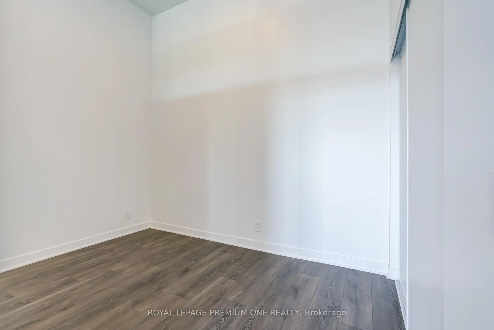 Photo 15 of Unit 318, 10 Flavelle Trail, Vaughan, Steeles West Industrial — HOMEH
