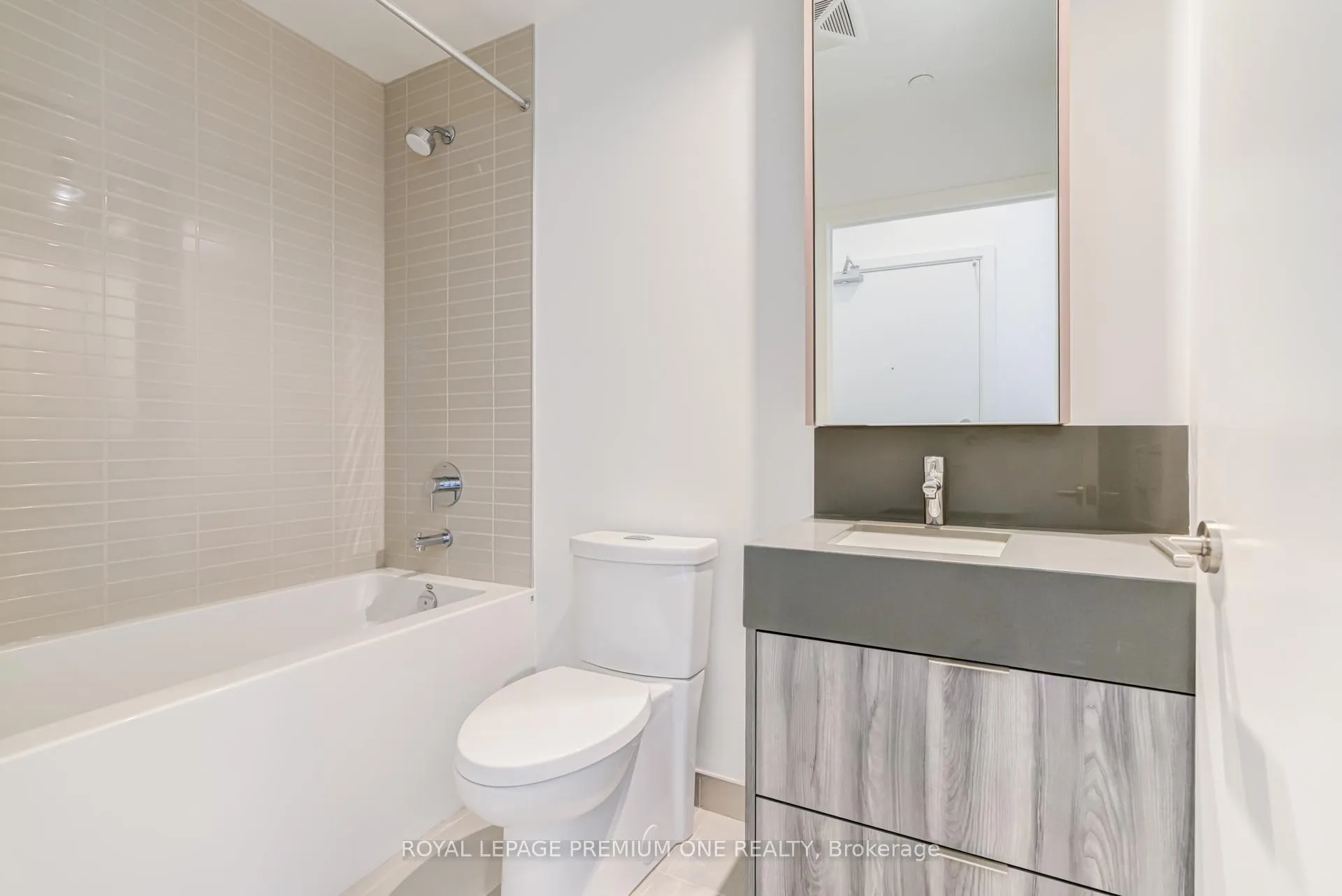 Photo 16 of Unit 318, 10 Flavelle Trail, Vaughan, Steeles West Industrial — HOMEH