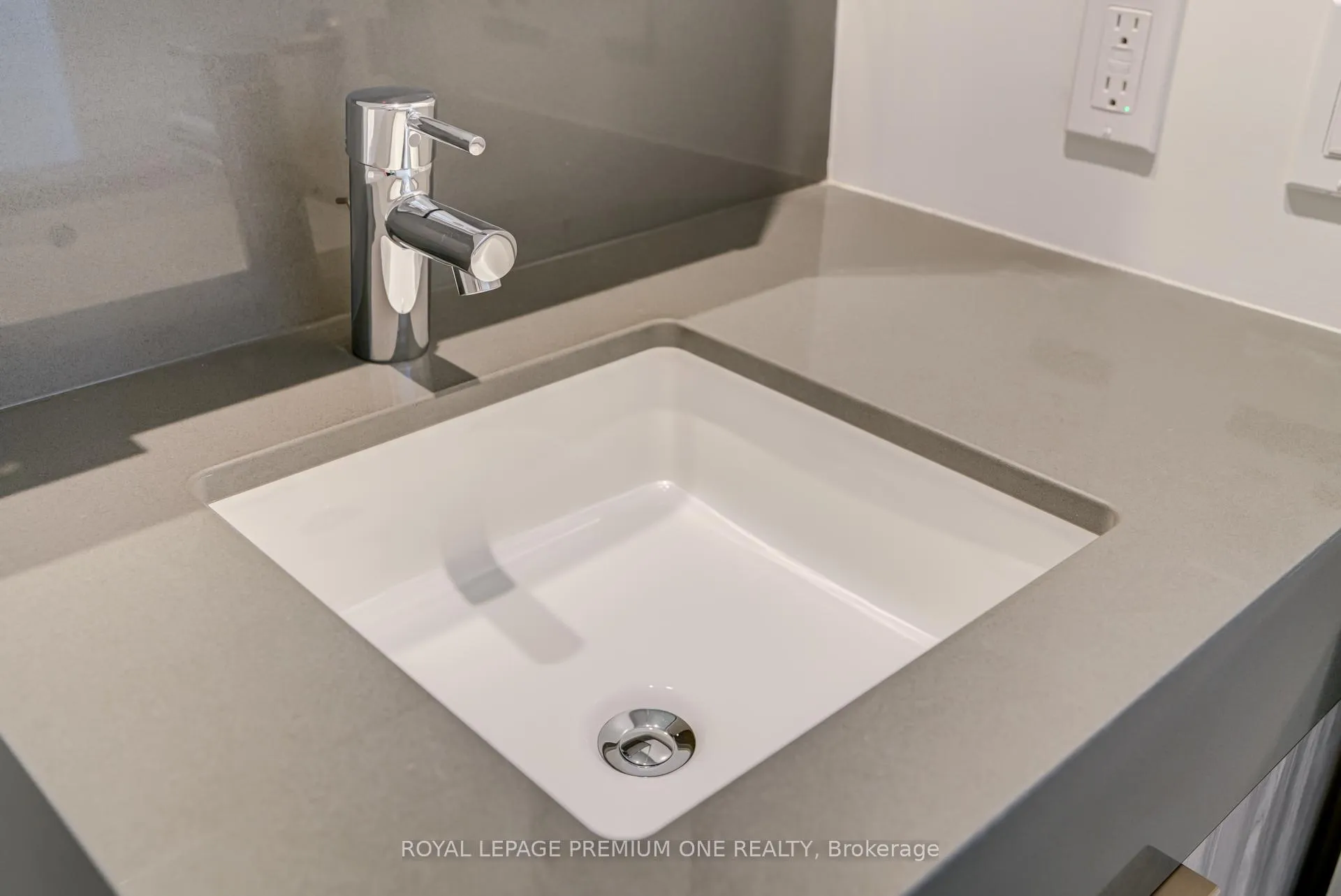 Photo 17 of Unit 318, 10 Flavelle Trail, Vaughan, Steeles West Industrial — HOMEH