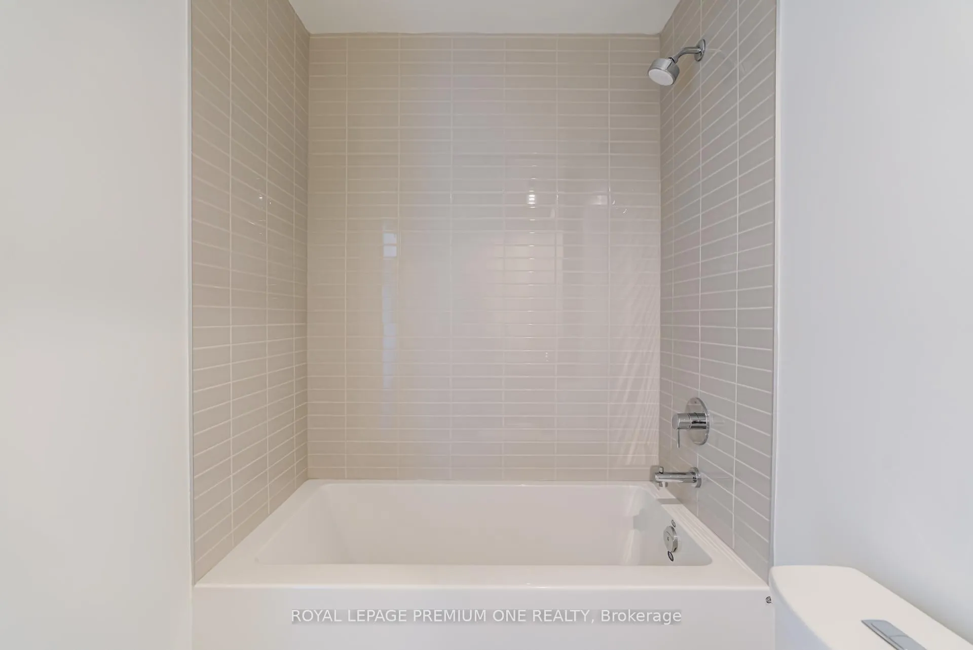 Photo 18 of Unit 318, 10 Flavelle Trail, Vaughan, Steeles West Industrial — HOMEH