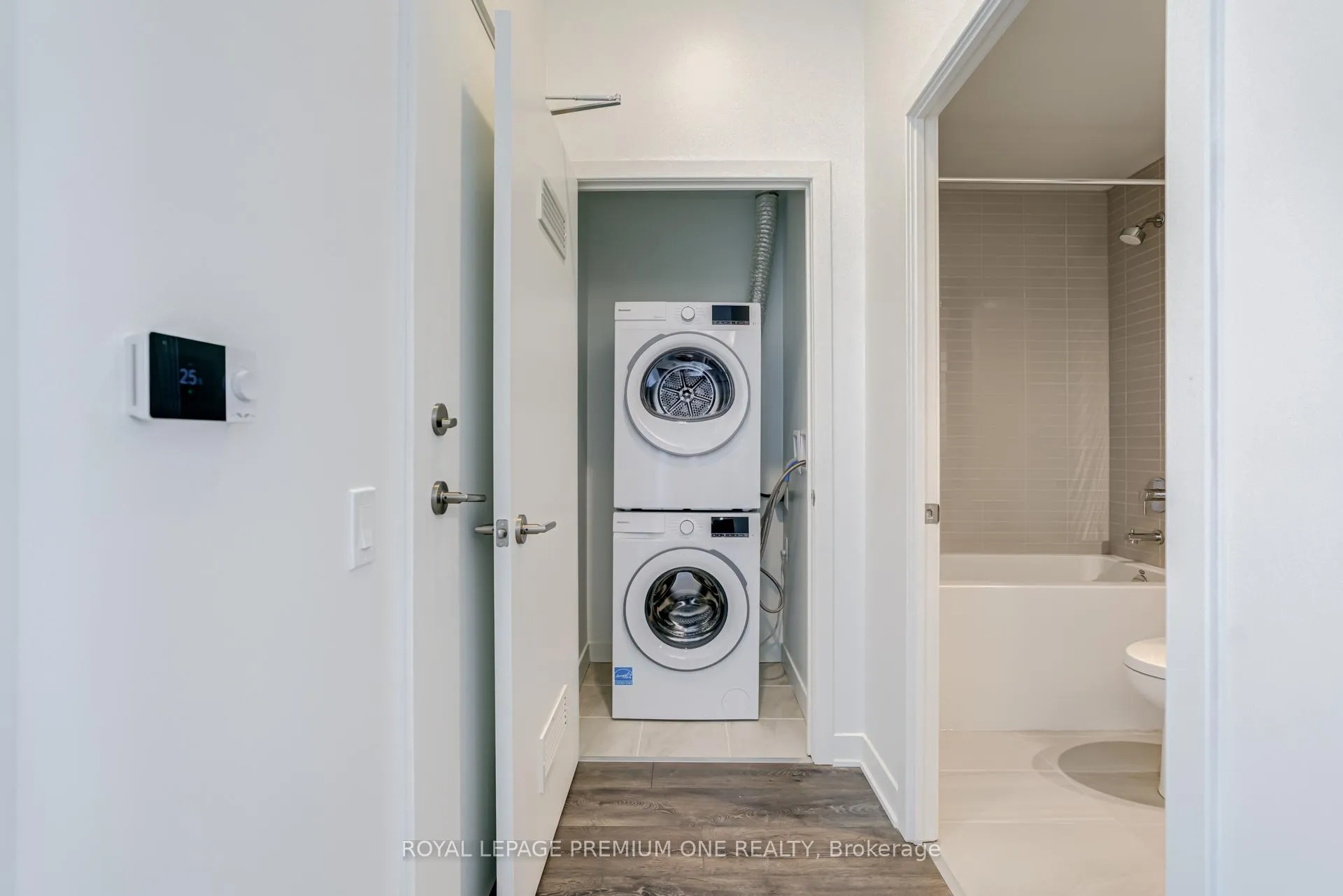 Photo 19 of Unit 318, 10 Flavelle Trail, Vaughan, Steeles West Industrial — HOMEH