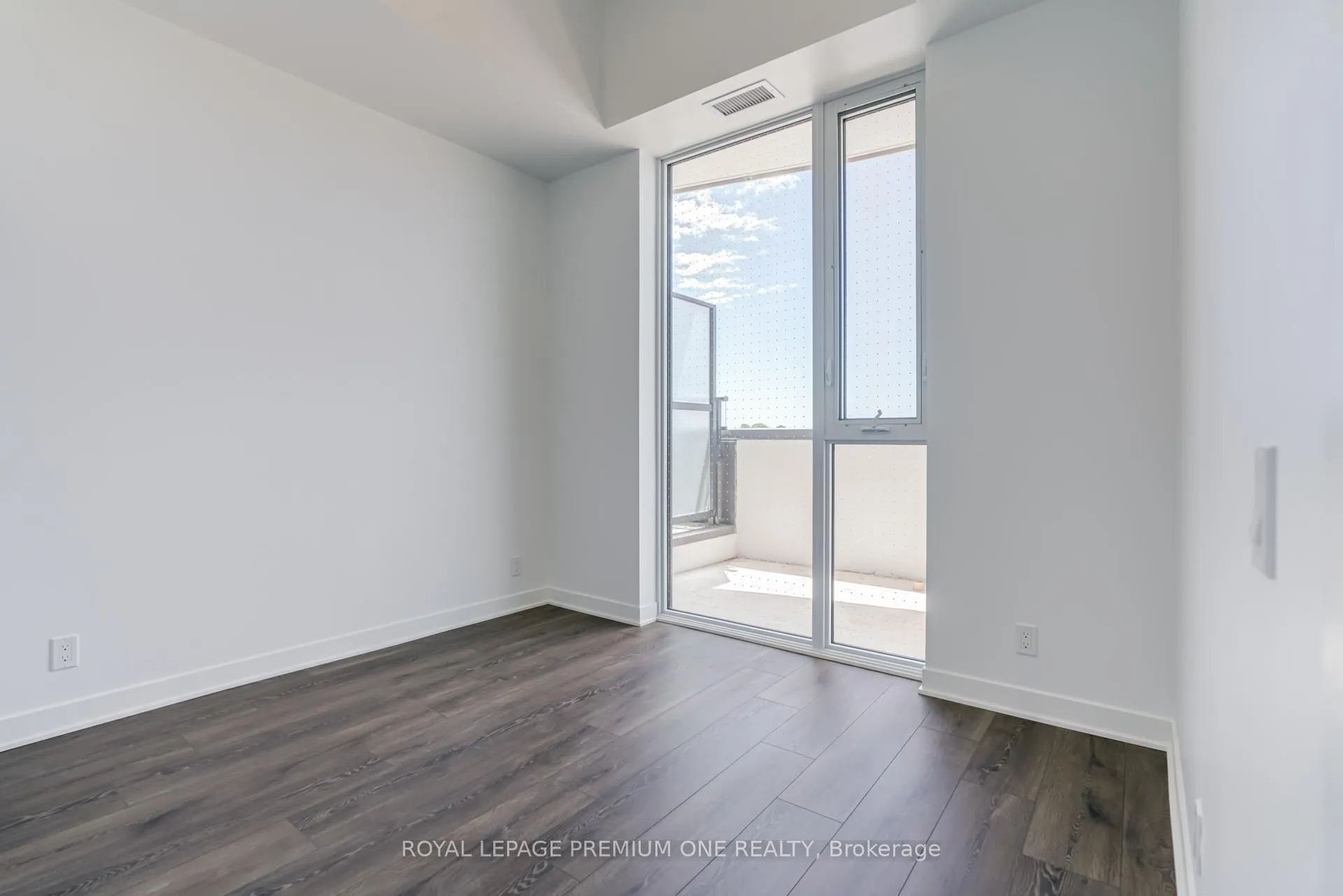 Photo 20 of Unit 318, 10 Flavelle Trail, Vaughan, Steeles West Industrial — HOMEH