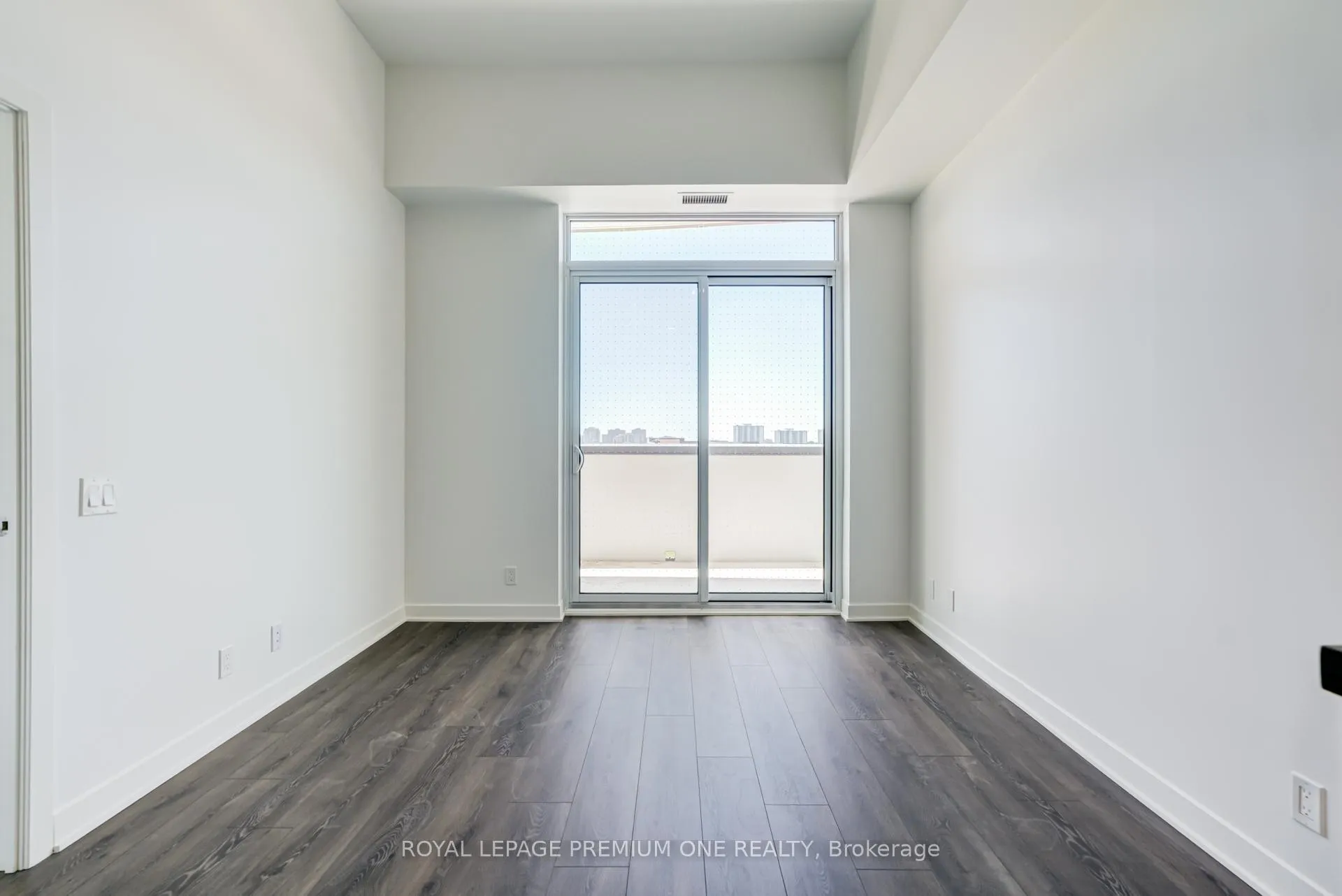 Photo 21 of Unit 318, 10 Flavelle Trail, Vaughan, Steeles West Industrial — HOMEH