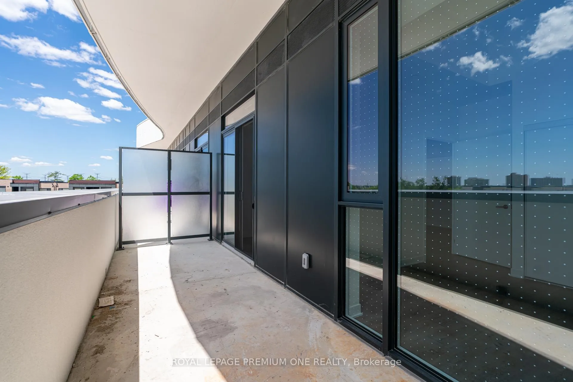 Photo 26 of Unit 318, 10 Flavelle Trail, Vaughan, Steeles West Industrial — HOMEH