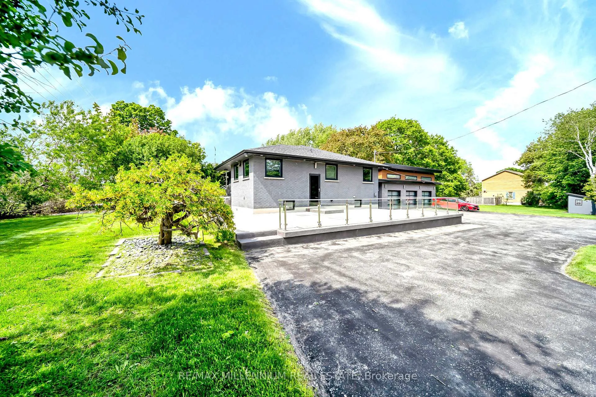 Photo 4 of 31 Old Lake Ridge Road, Whitby, Rural Whitby — HOMEH