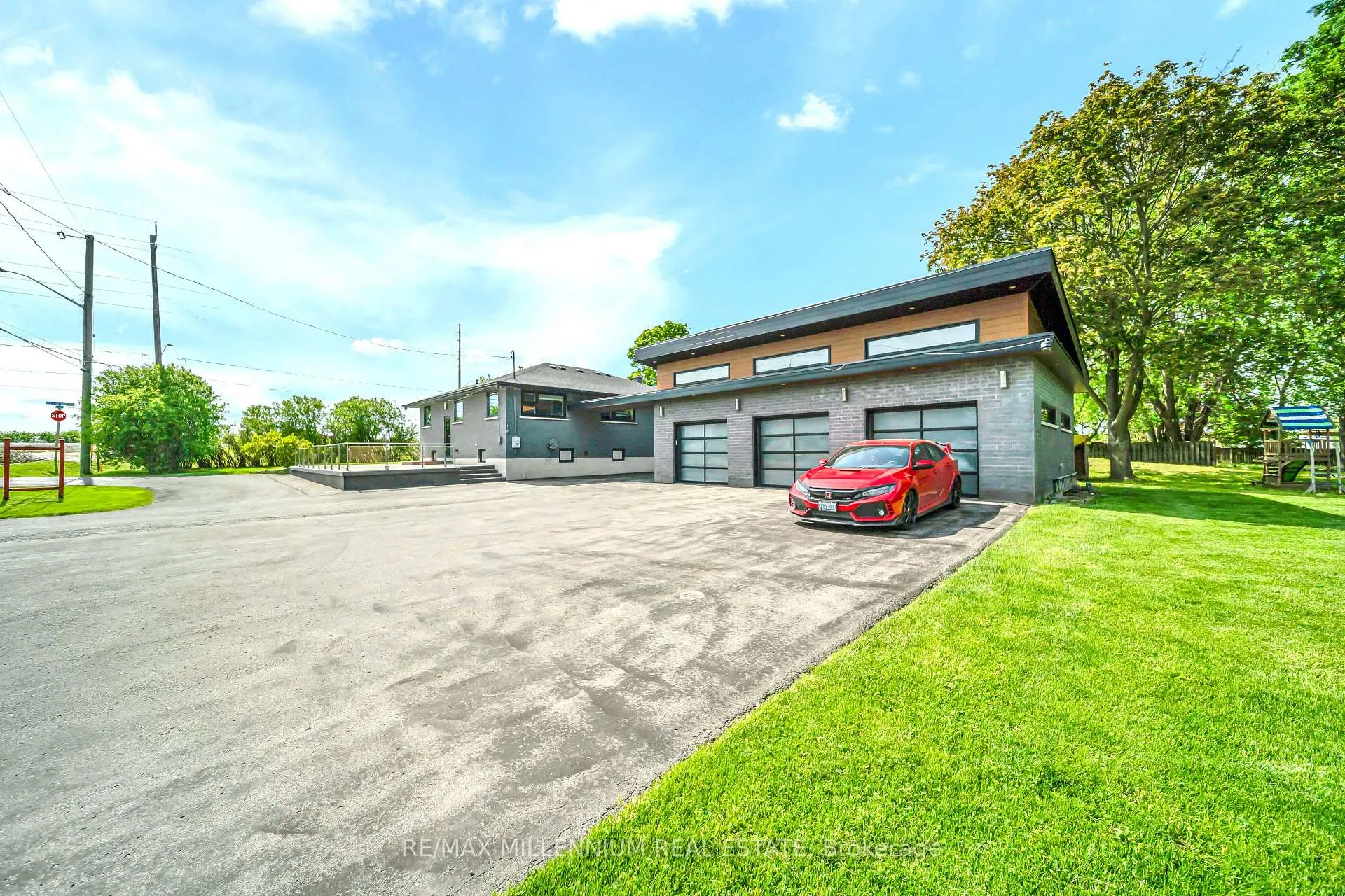 Photo 7 of 31 Old Lake Ridge Road, Whitby, Rural Whitby — HOMEH