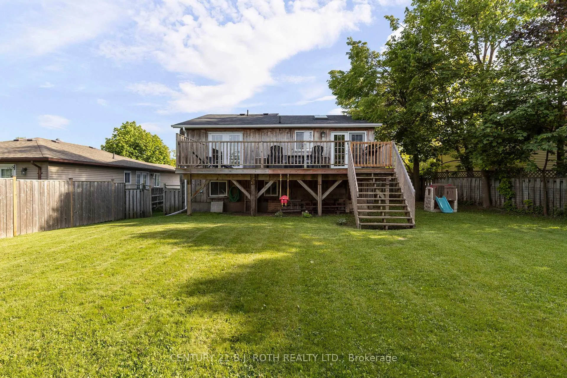 Photo 24 of 113 Hickling Trail, Barrie, Grove East — HOMEH