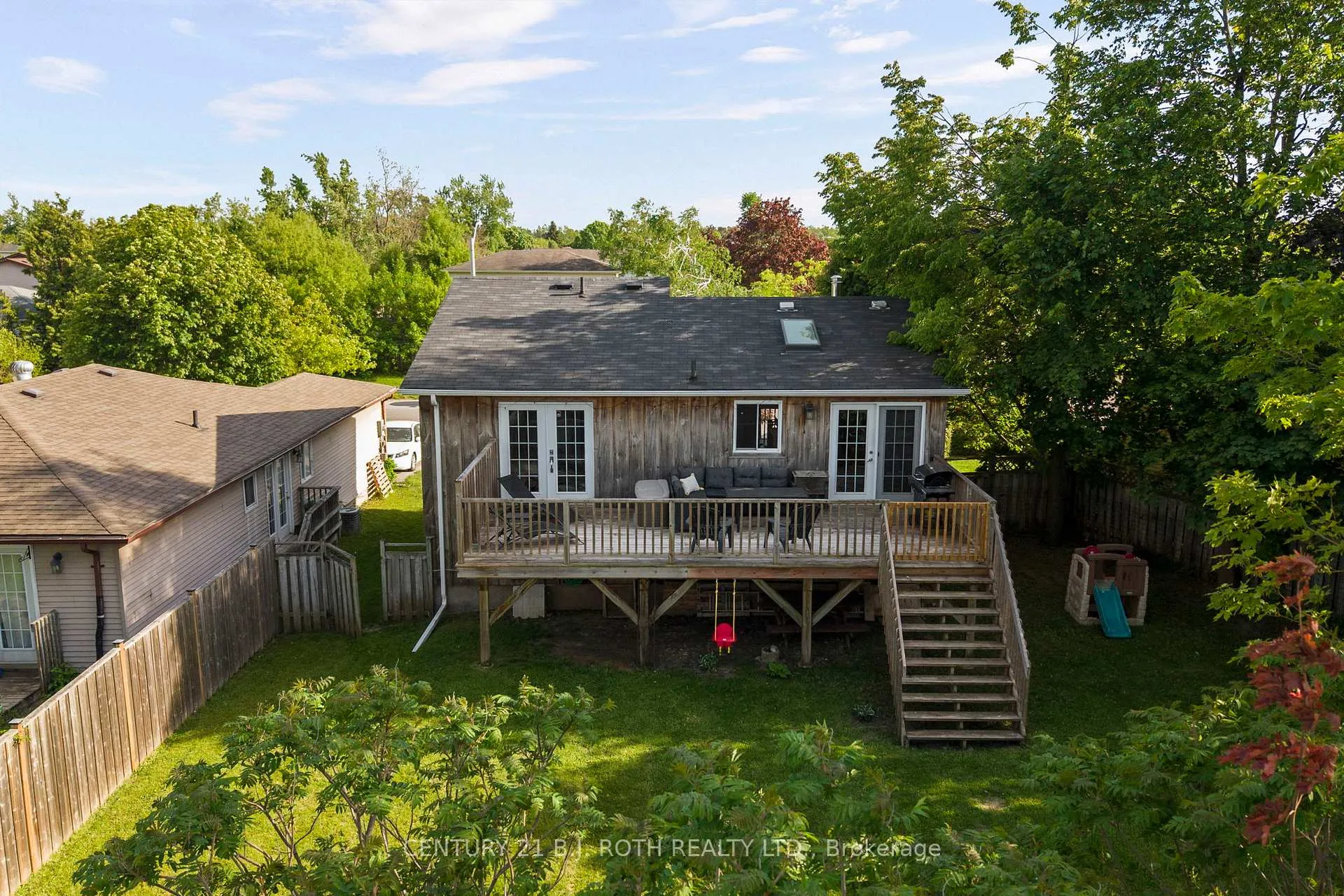 Photo 25 of 113 Hickling Trail, Barrie, Grove East — HOMEH