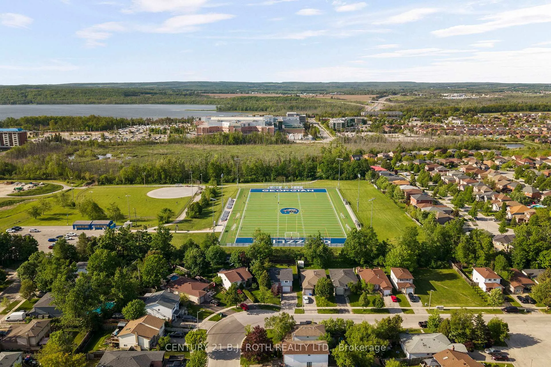 Photo 27 of 113 Hickling Trail, Barrie, Grove East — HOMEH