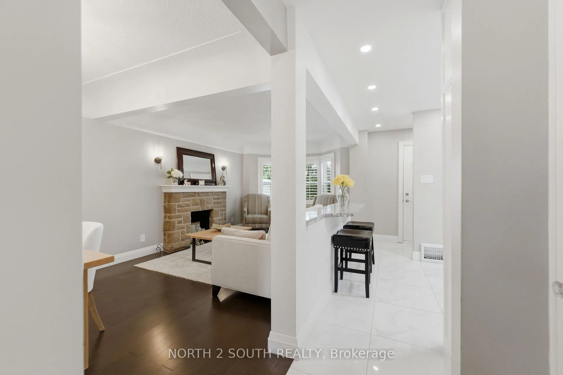Photo 9 of 212 Wexford Avenue S, Hamilton, Delta — HOMEH