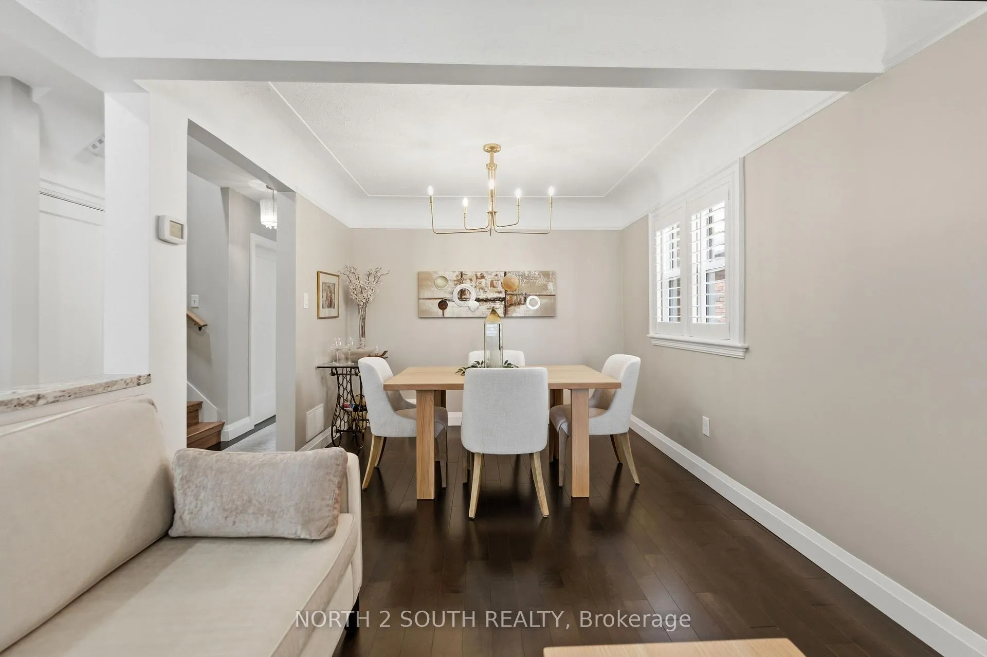 Photo 11 of 212 Wexford Avenue S, Hamilton, Delta — HOMEH