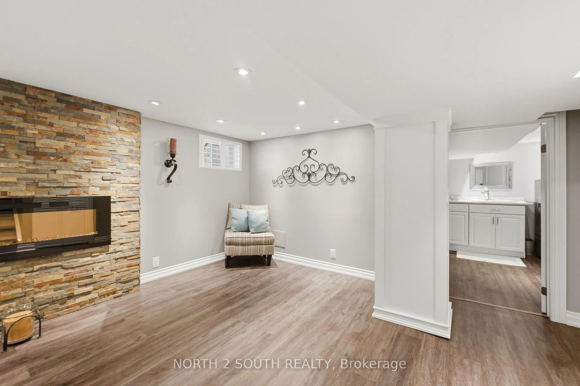 Photo 20 of 212 Wexford Avenue S, Hamilton, Delta — HOMEH