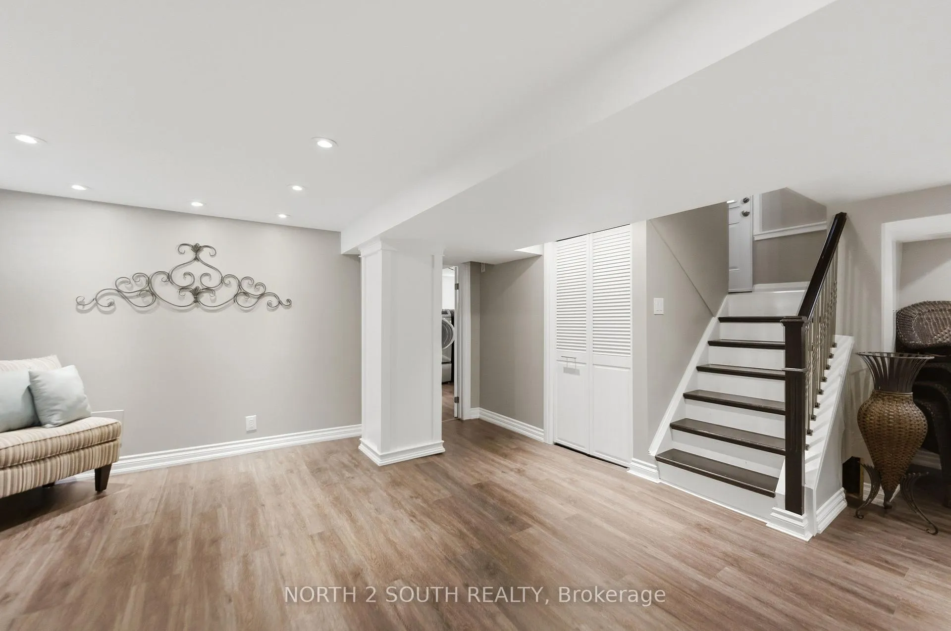 Photo 22 of 212 Wexford Avenue S, Hamilton, Delta — HOMEH