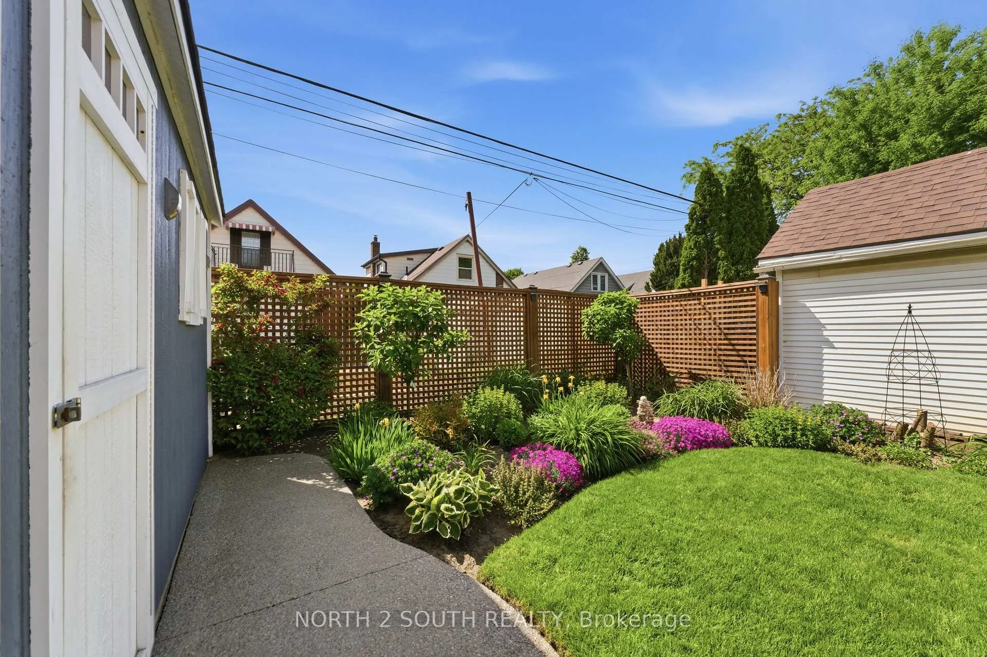 Photo 28 of 212 Wexford Avenue S, Hamilton, Delta — HOMEH
