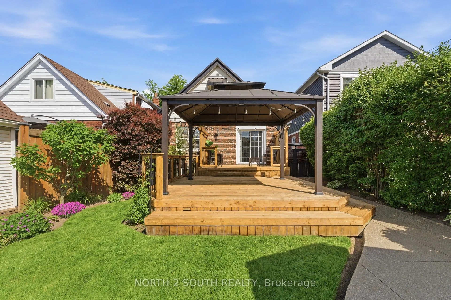 Photo 29 of 212 Wexford Avenue S, Hamilton, Delta — HOMEH
