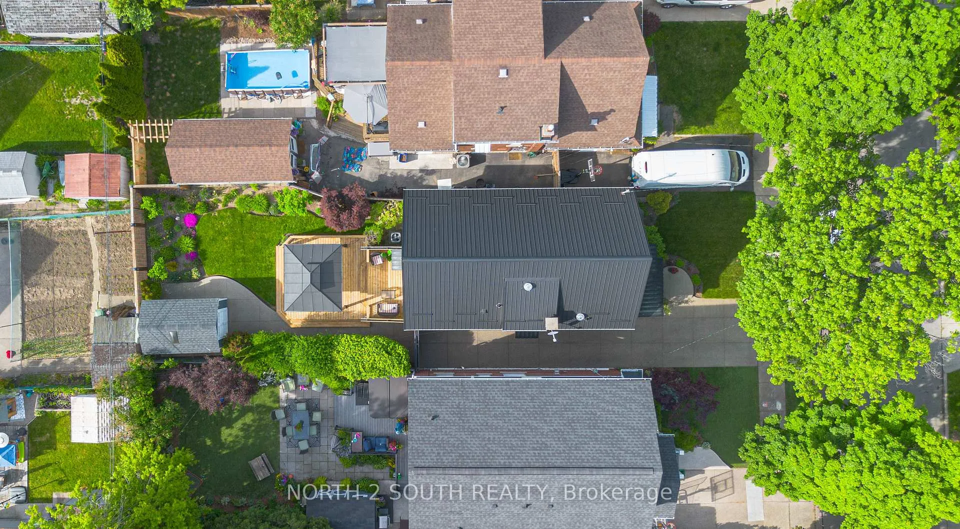 Photo 32 of 212 Wexford Avenue S, Hamilton, Delta — HOMEH