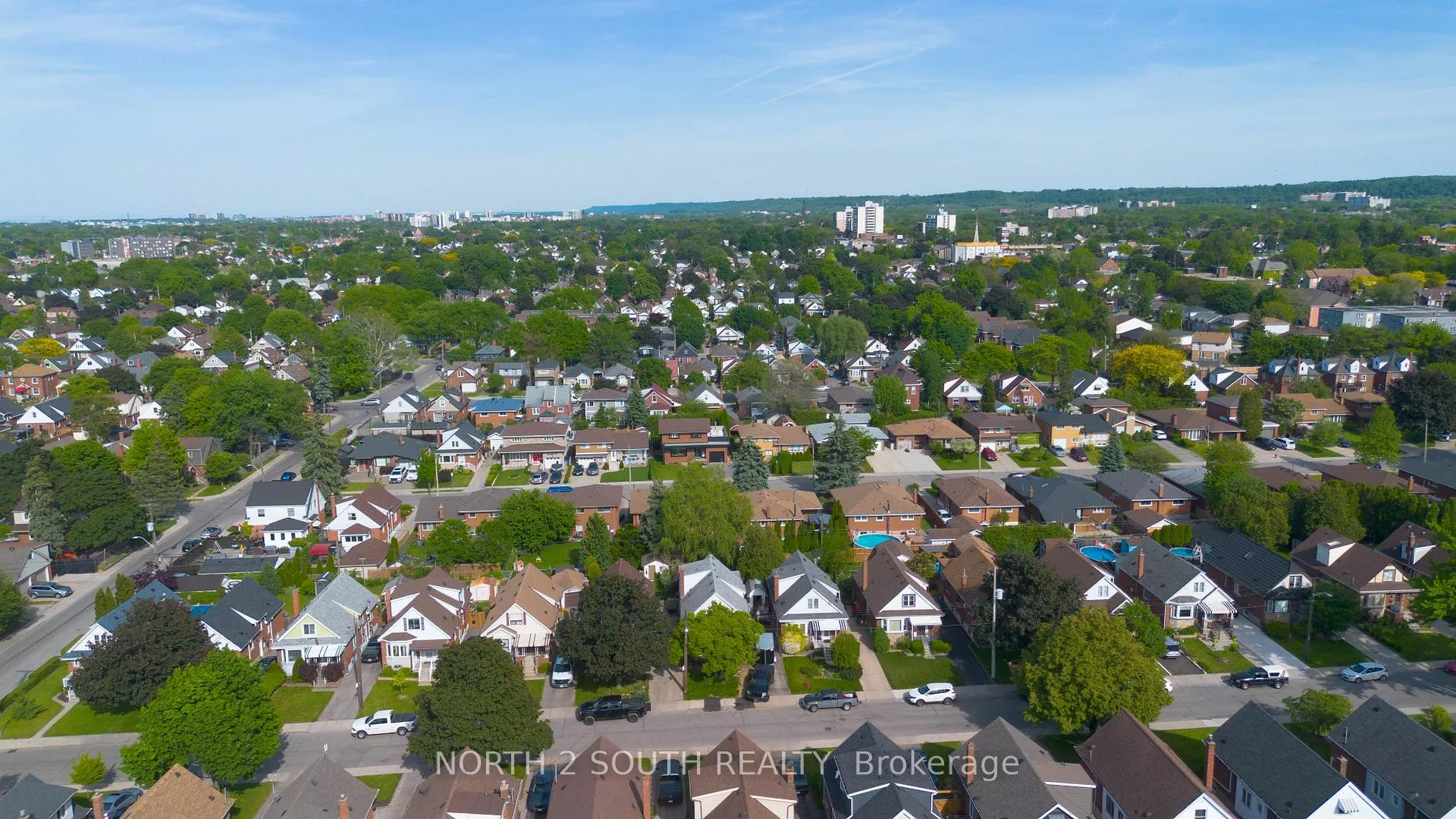 Photo 35 of 212 Wexford Avenue S, Hamilton, Delta — HOMEH