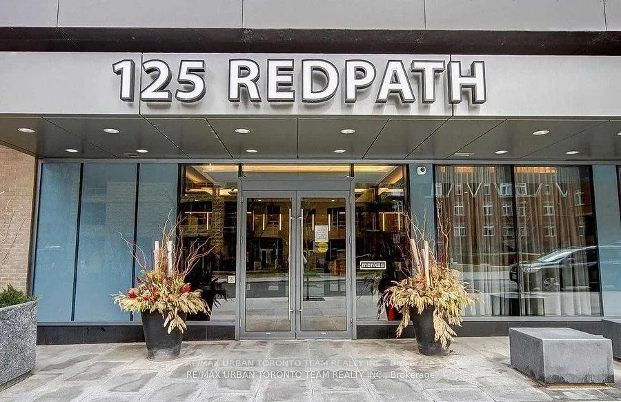 Front of Unit 906, 125 Redpath Avenue