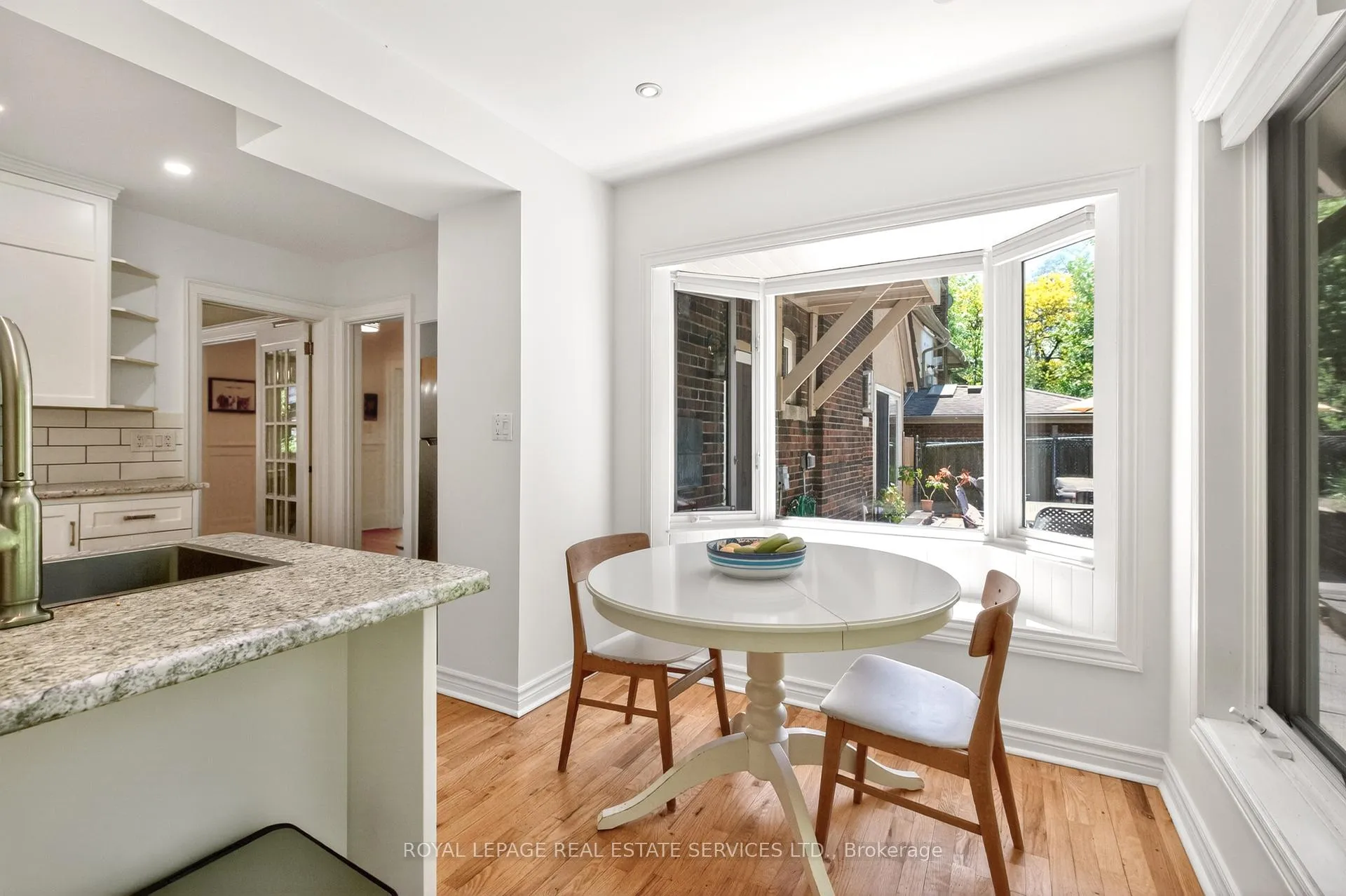 Photo 14 of 42 Humbercrest Boulevard, Toronto, Lambton Baby Point — HOMEH