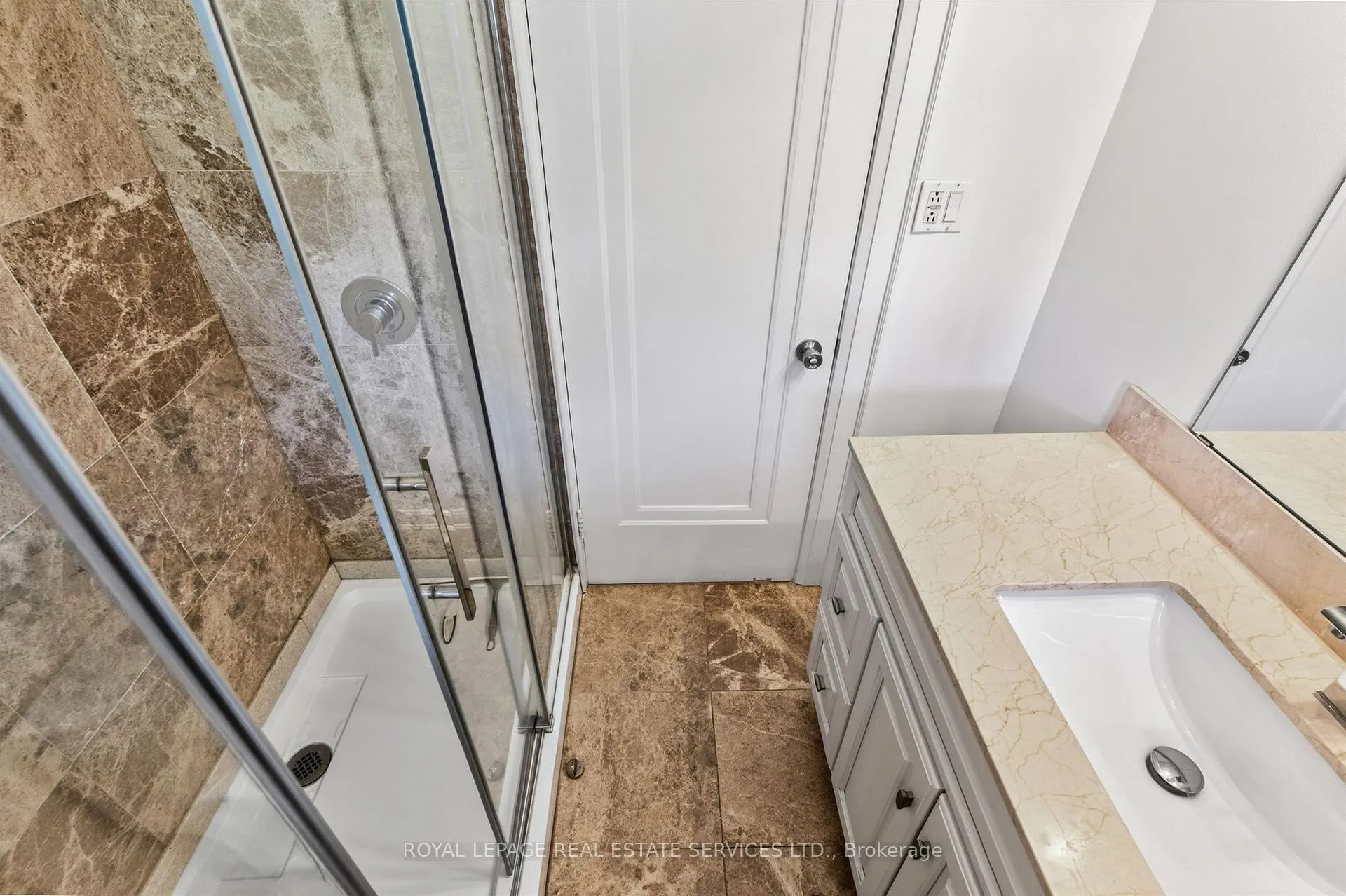 Photo 24 of 42 Humbercrest Boulevard, Toronto, Lambton Baby Point — HOMEH