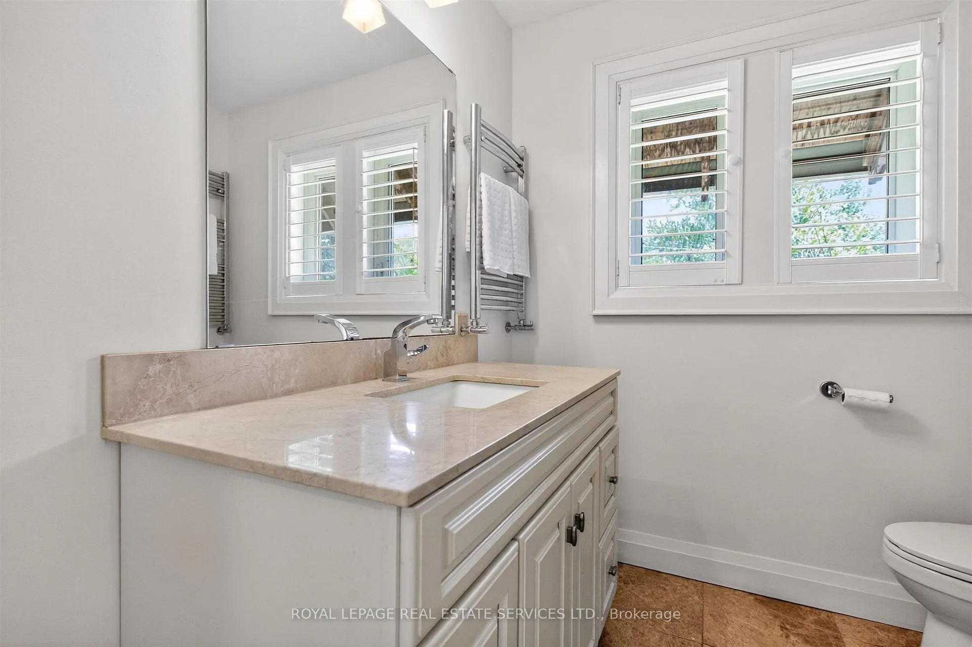 Photo 25 of 42 Humbercrest Boulevard, Toronto, Lambton Baby Point — HOMEH
