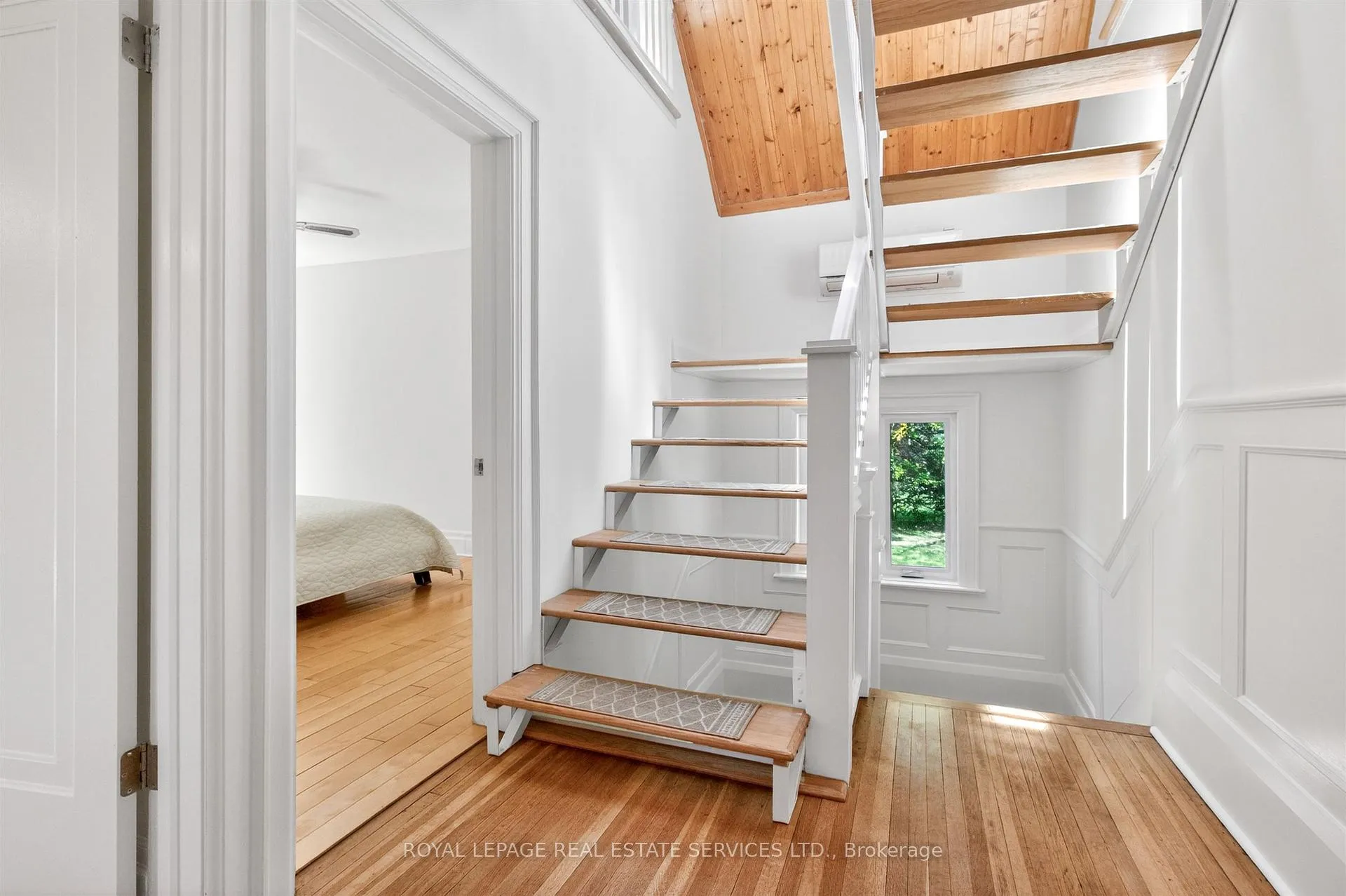 Photo 27 of 42 Humbercrest Boulevard, Toronto, Lambton Baby Point — HOMEH
