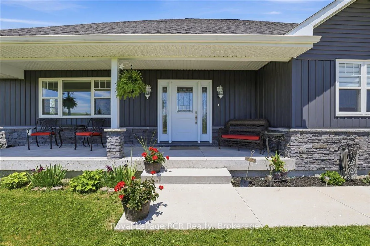 Photo 3 of 6442 Given Road, Minto — HOMEH
