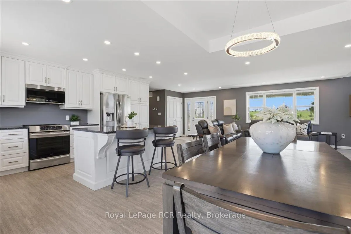 Photo 13 of 6442 Given Road, Minto — HOMEH