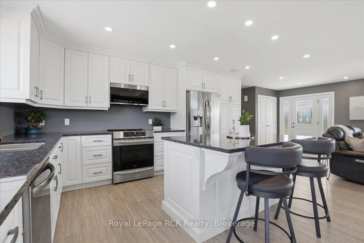 Photo 14 of 6442 Given Road, Minto — HOMEH