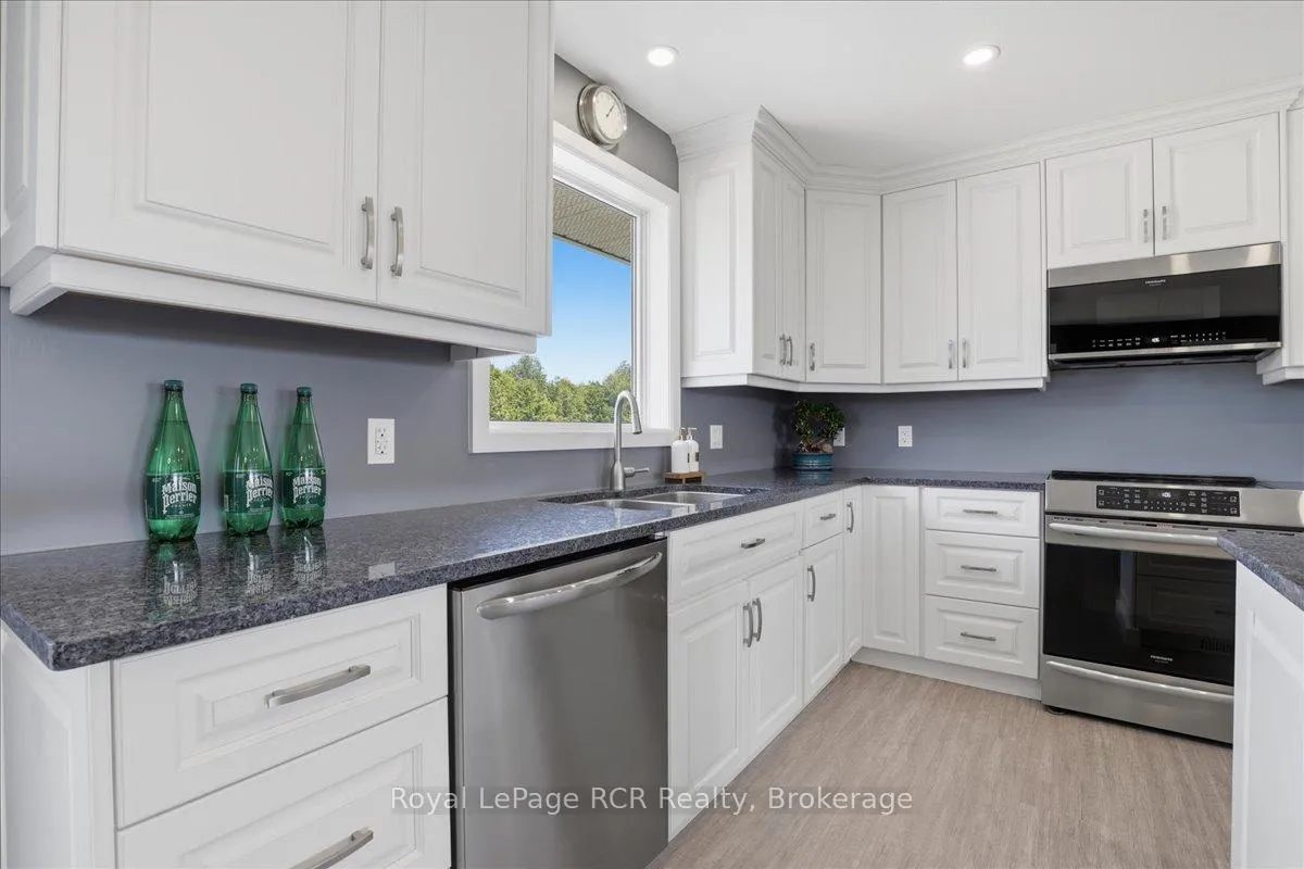 Photo 15 of 6442 Given Road, Minto — HOMEH