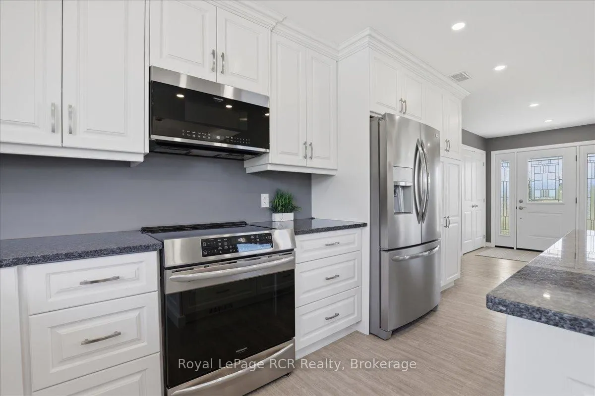 Photo 16 of 6442 Given Road, Minto — HOMEH