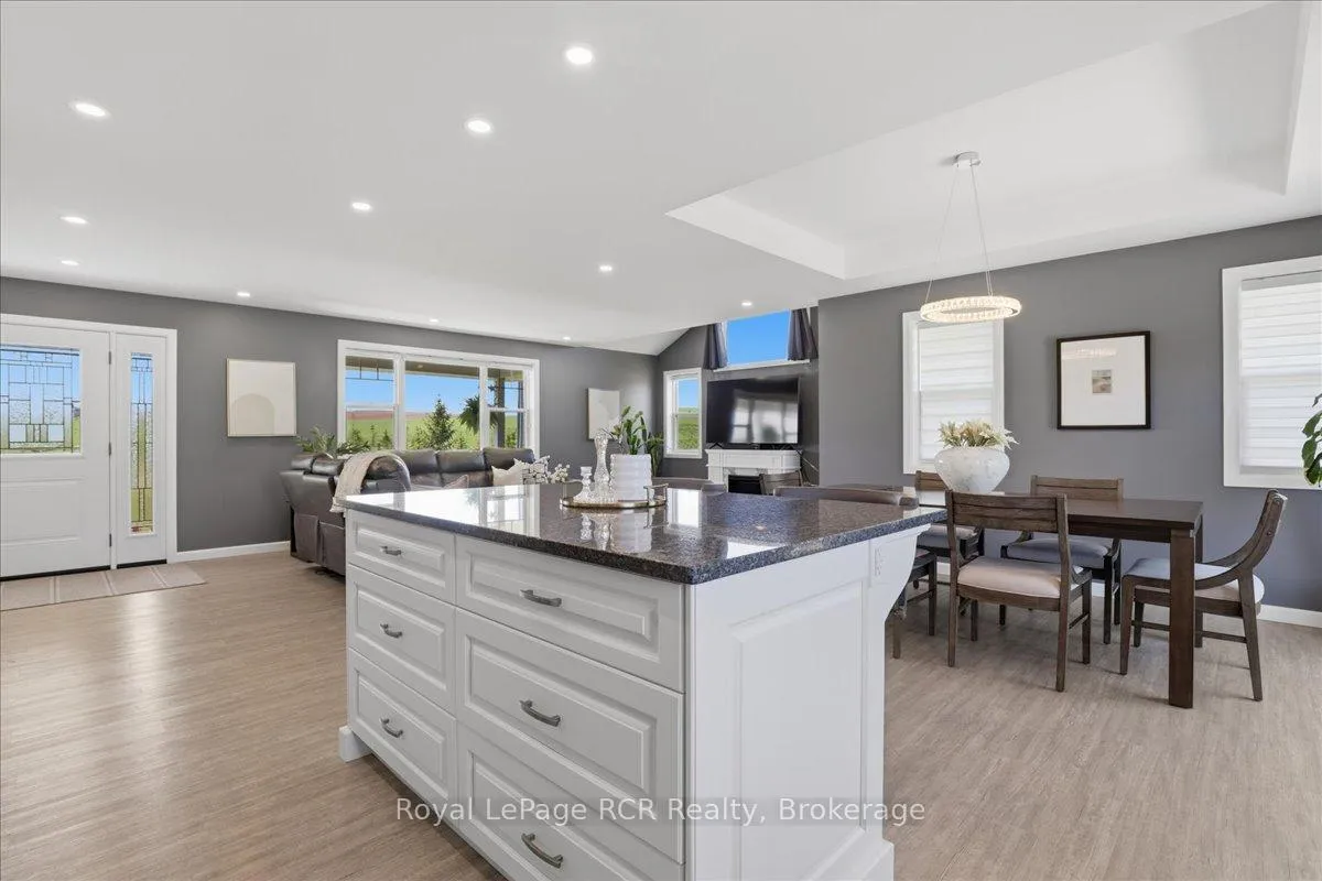 Photo 17 of 6442 Given Road, Minto — HOMEH