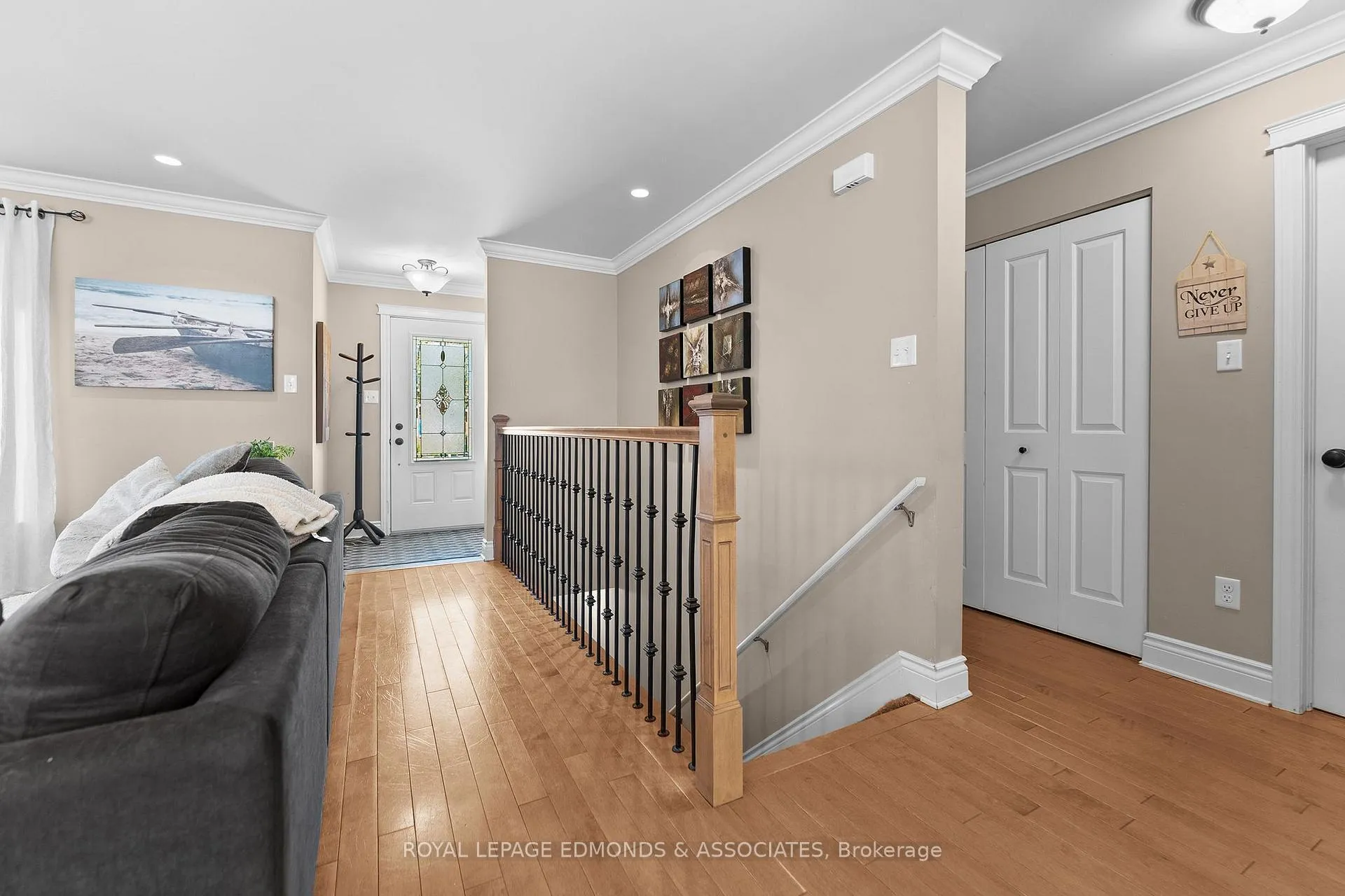Photo 5 of 89 Spruce Street, Petawawa — HOMEH