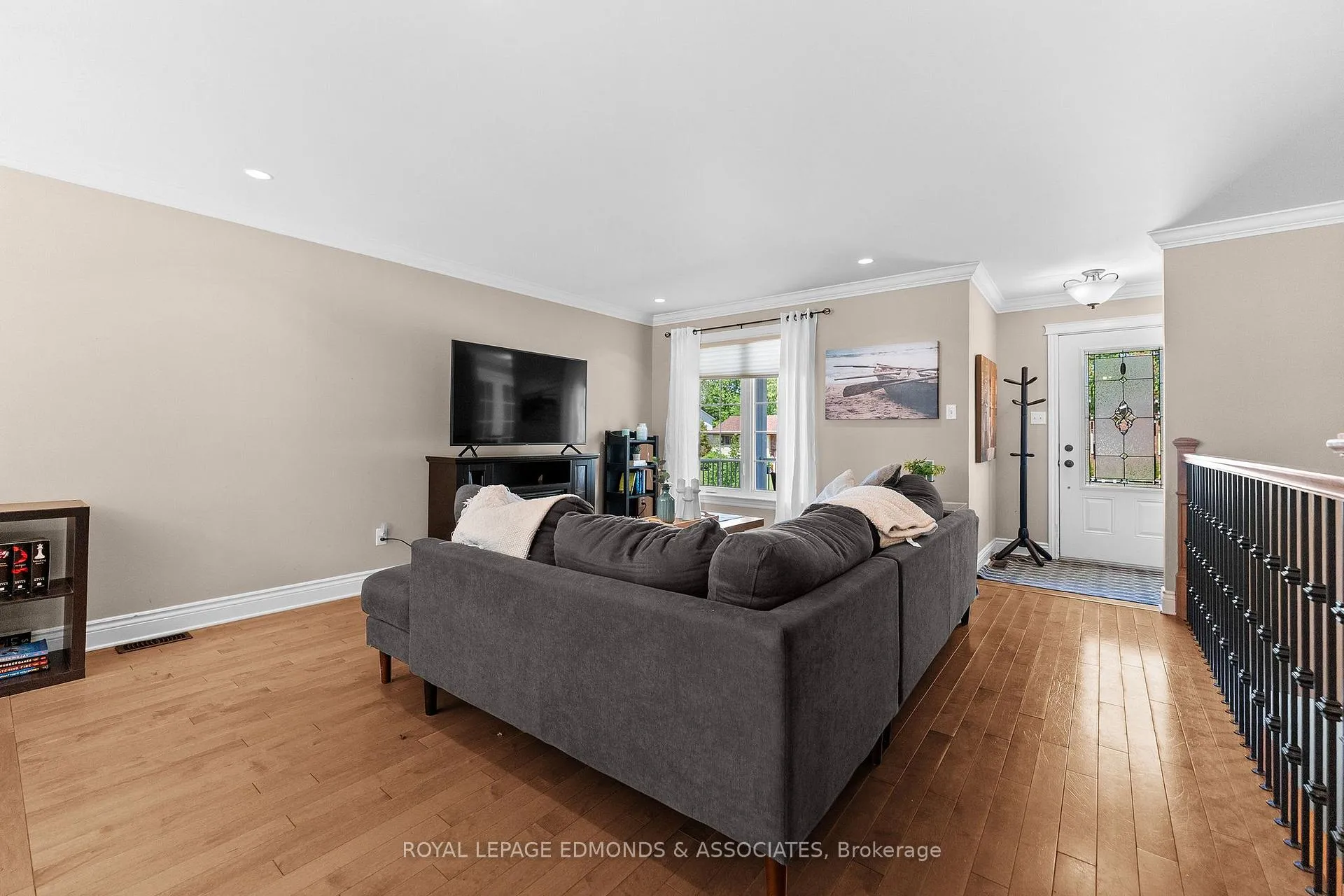Photo 6 of 89 Spruce Street, Petawawa — HOMEH