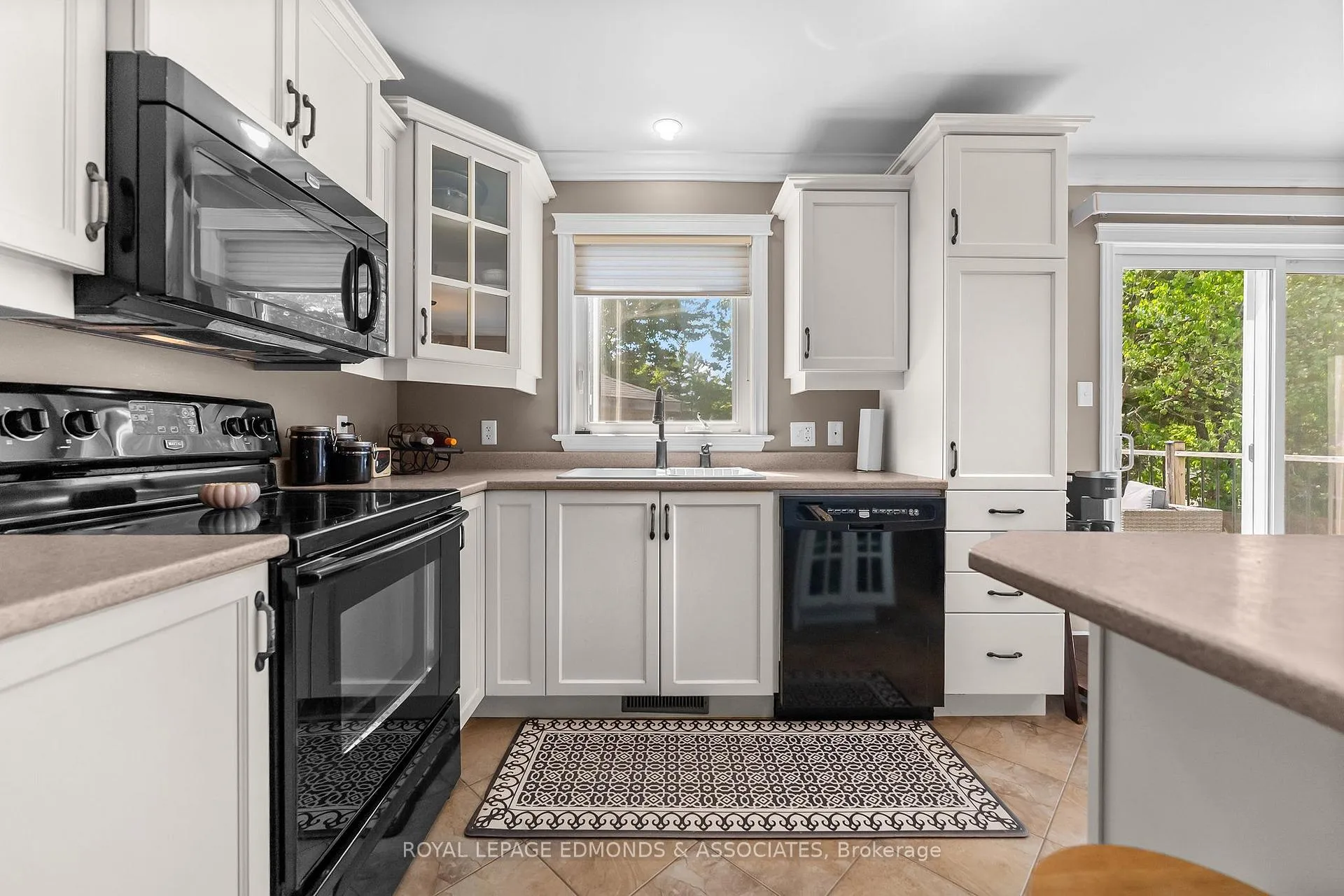 Photo 11 of 89 Spruce Street, Petawawa — HOMEH