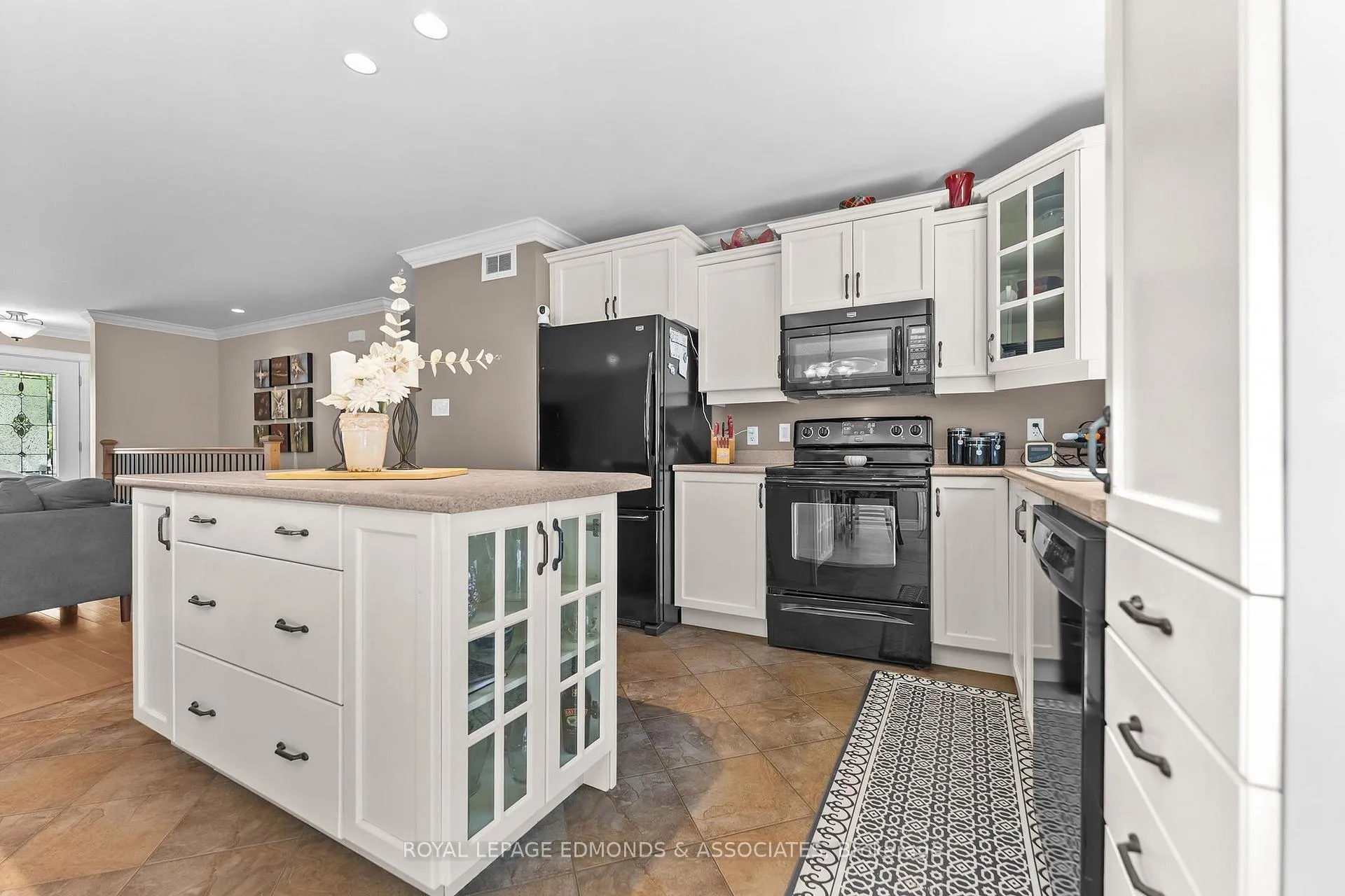 Photo 12 of 89 Spruce Street, Petawawa — HOMEH