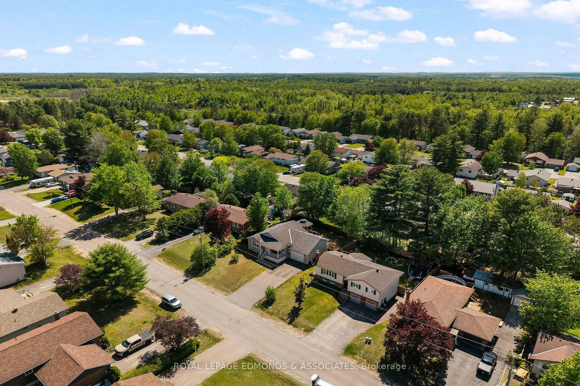 Photo 37 of 89 Spruce Street, Petawawa — HOMEH