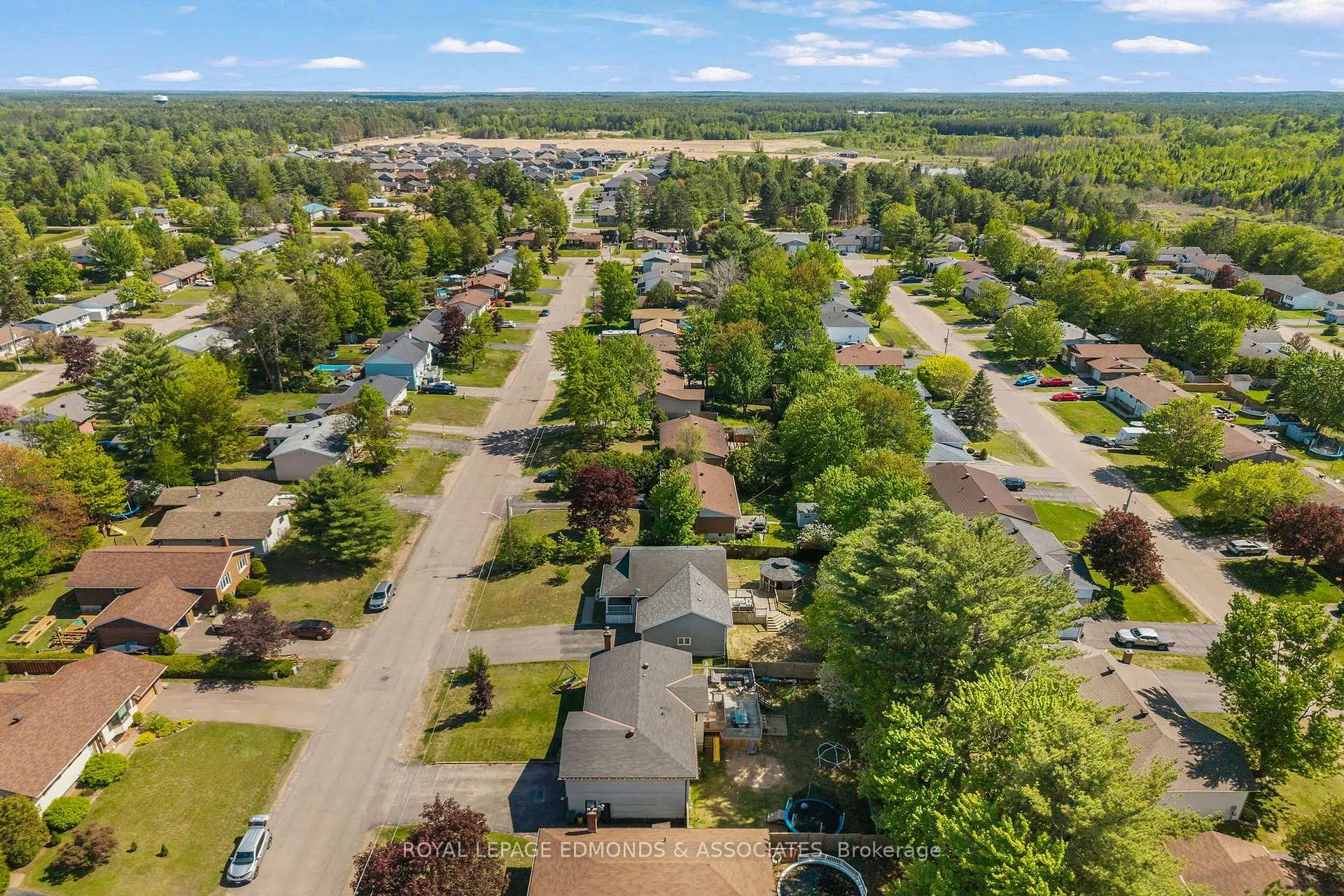 Photo 38 of 89 Spruce Street, Petawawa — HOMEH