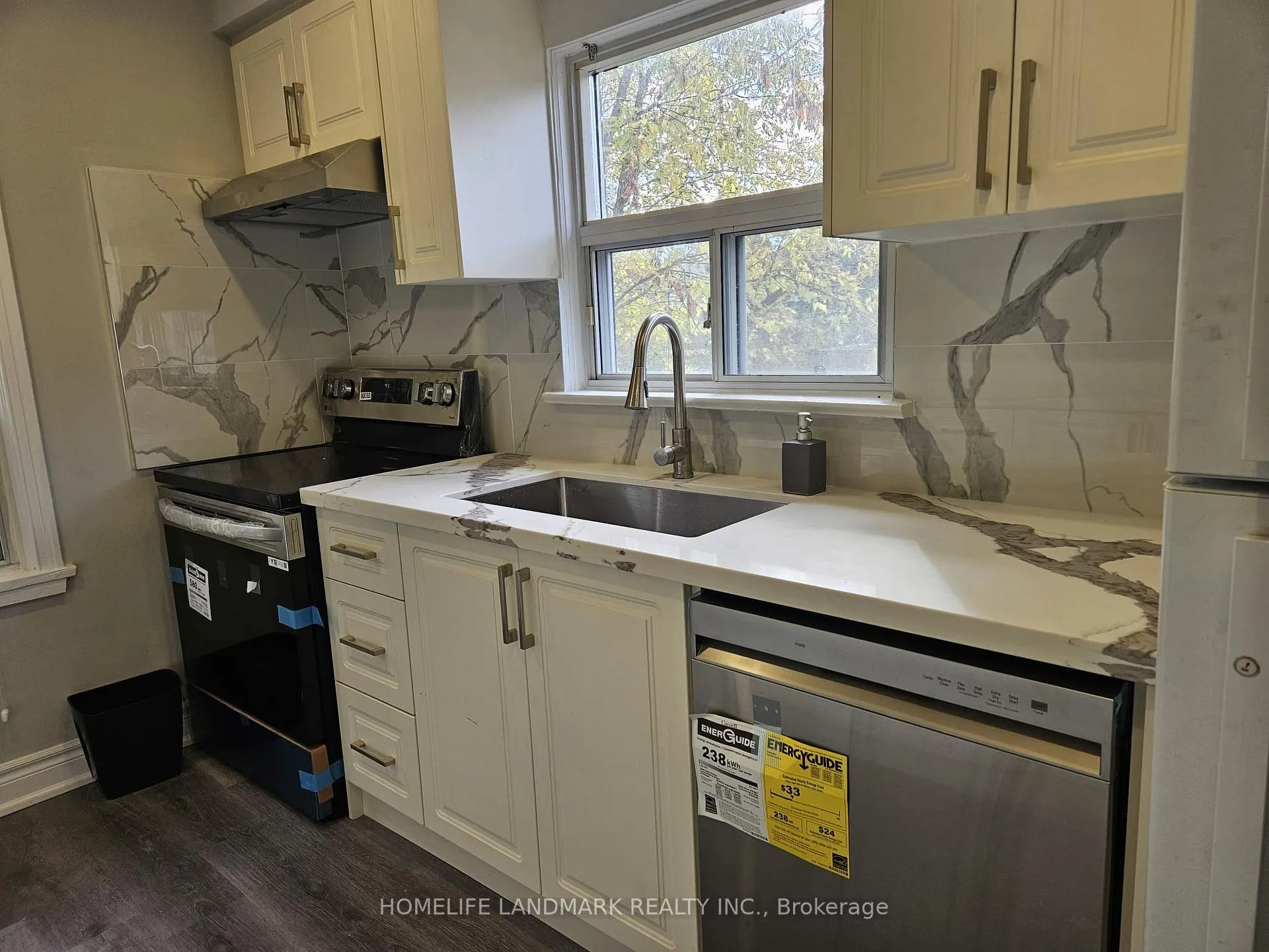 Photo 6 of 21 Highland Park Boulevard, Markham, Grandview — HOMEH