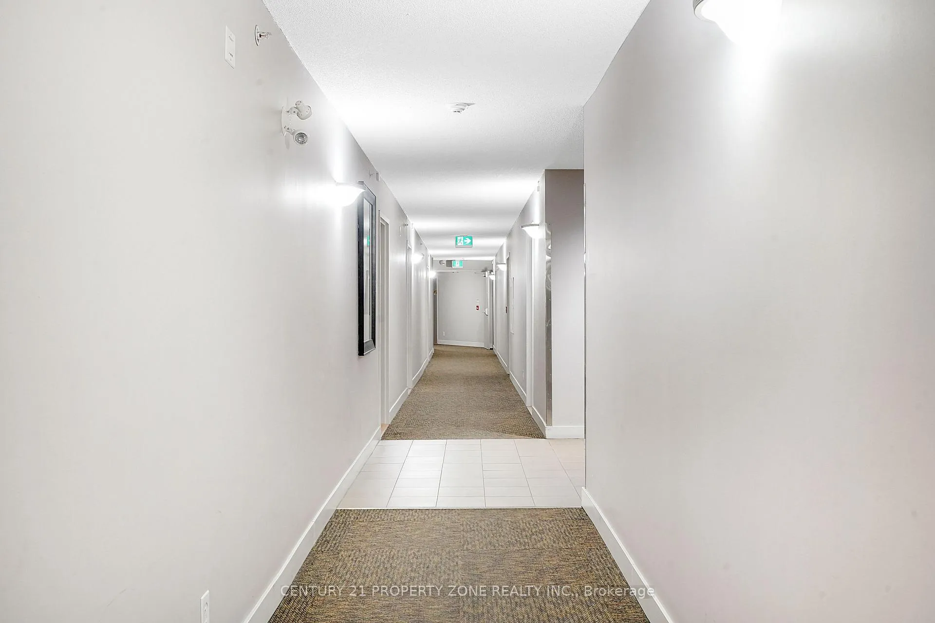 Photo 21 of 8 Dayspring Circle, Brampton, Goreway Drive Corridor — HOMEH