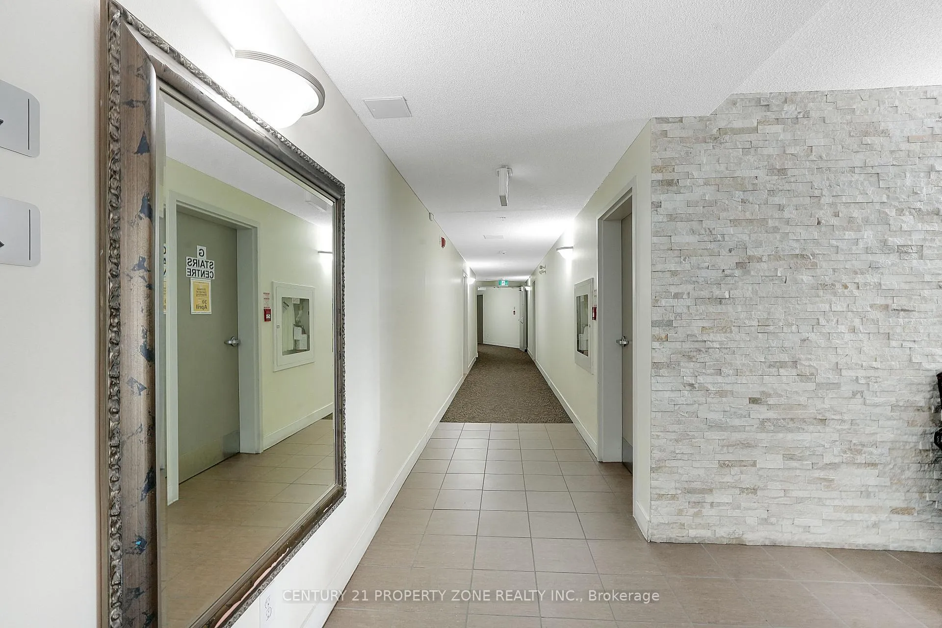 Photo 24 of 8 Dayspring Circle, Brampton, Goreway Drive Corridor — HOMEH