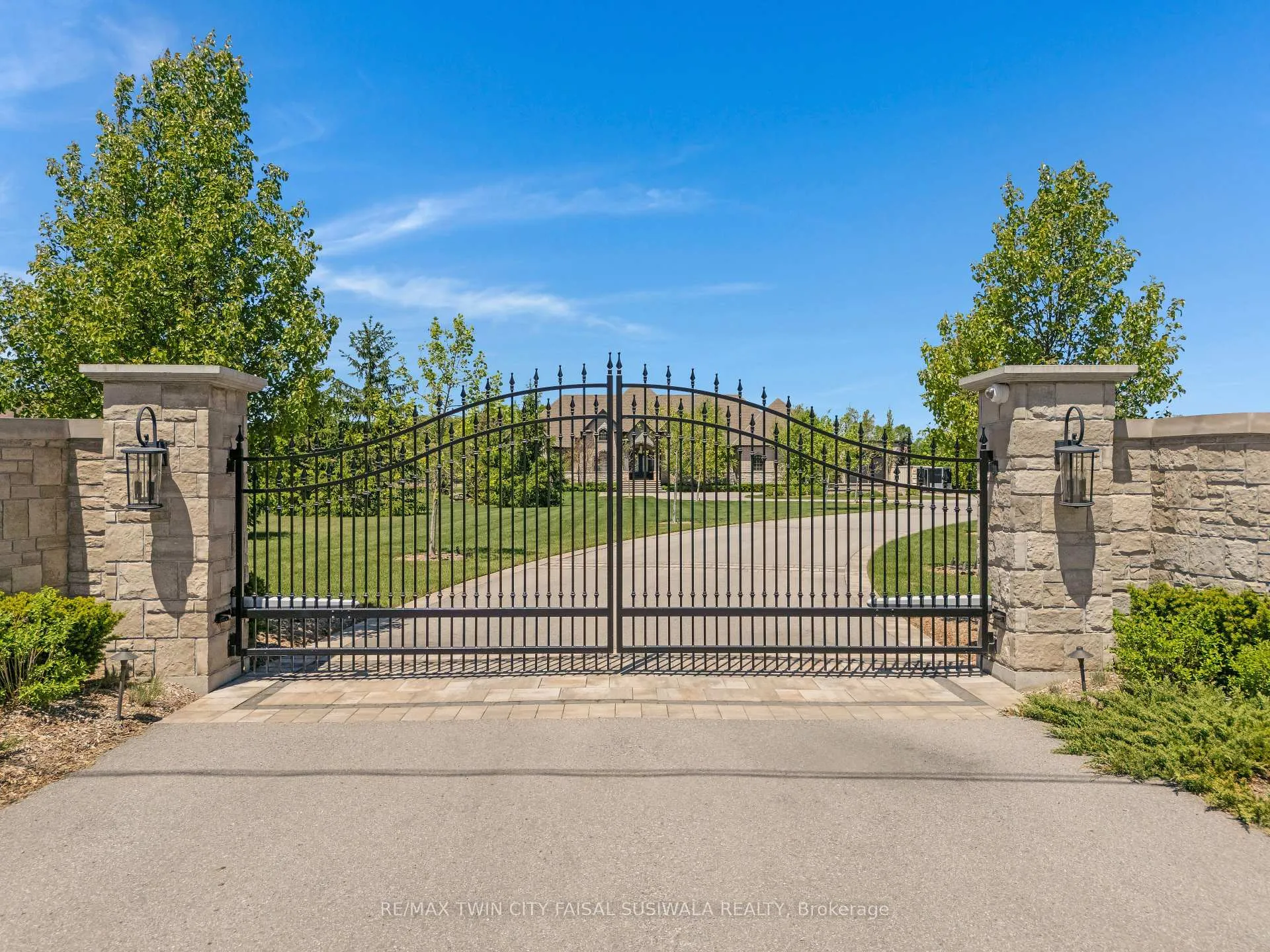 Photo 2 of 214 Jerseyville Road, Brant, Brantford Twp — HOMEH