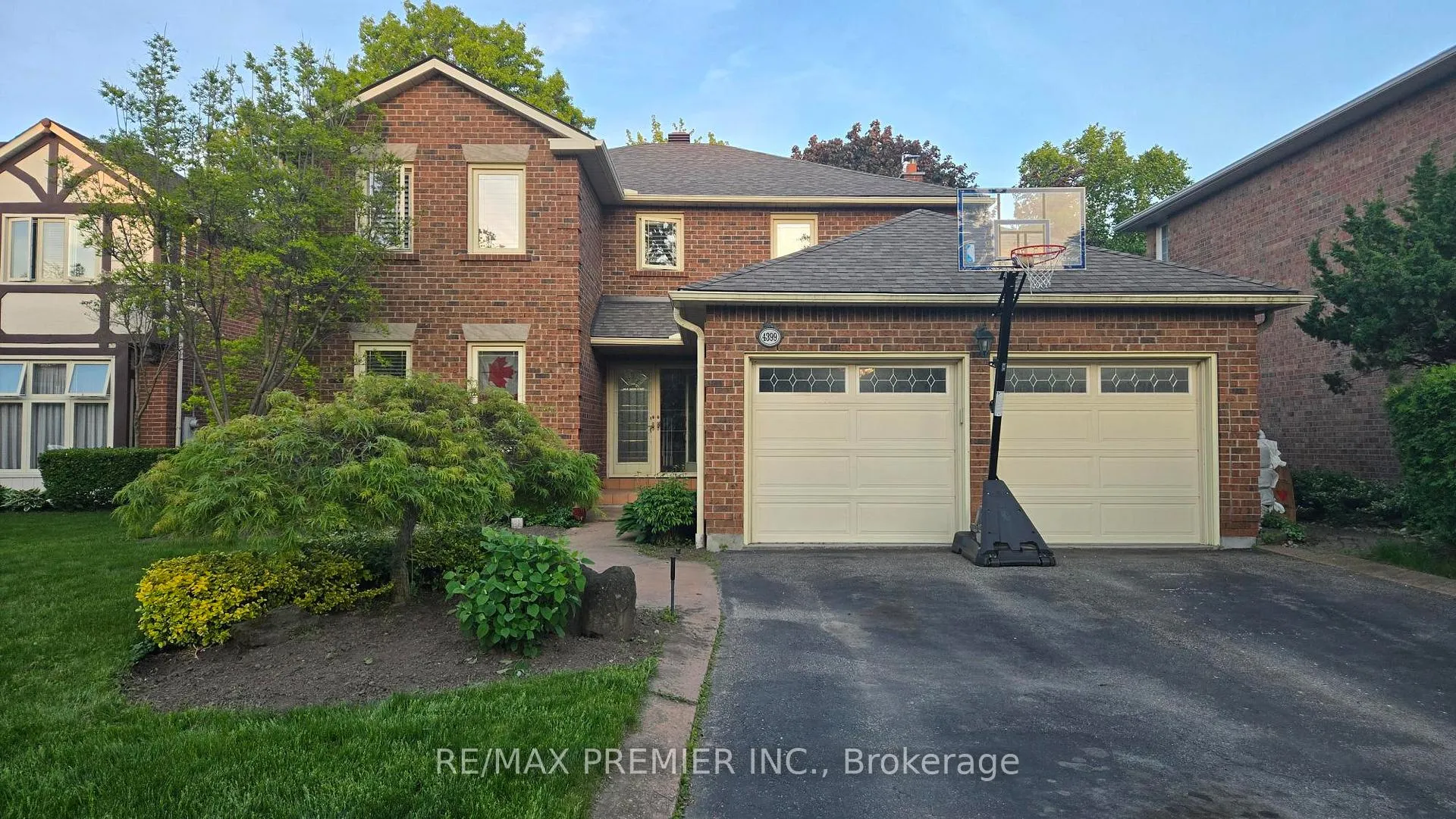 Photo 1 of 4399 Beacon Lane, Mississauga, Creditview — HOMEH