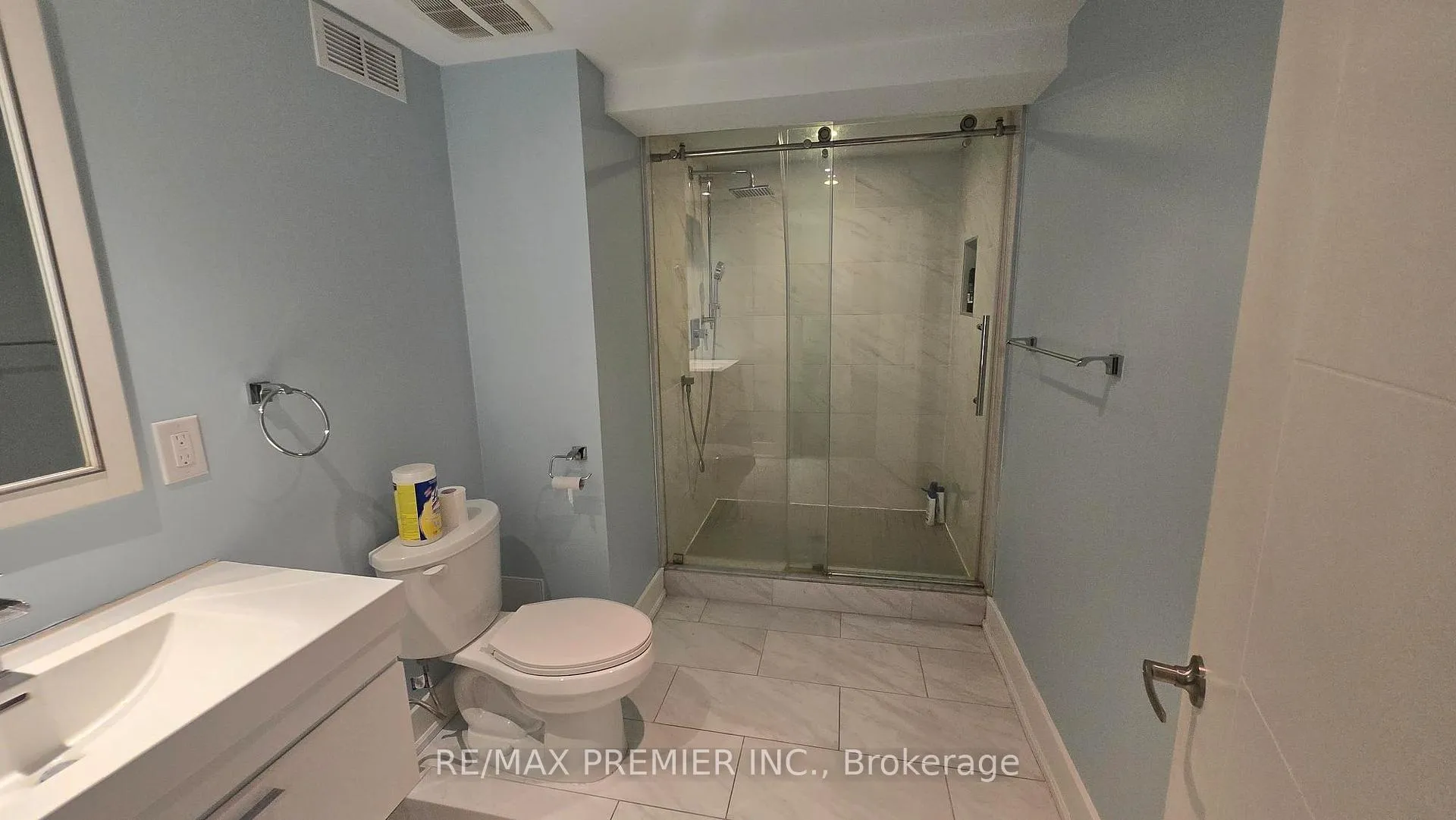 Photo 8 of 4399 Beacon Lane, Mississauga, Creditview — HOMEH