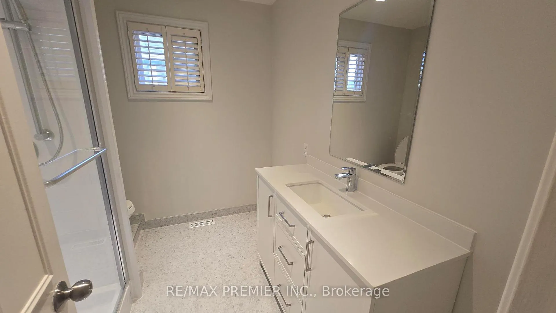 Photo 9 of 4399 Beacon Lane, Mississauga, Creditview — HOMEH