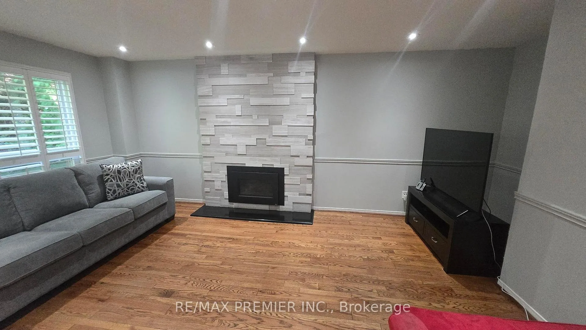Photo 12 of 4399 Beacon Lane, Mississauga, Creditview — HOMEH