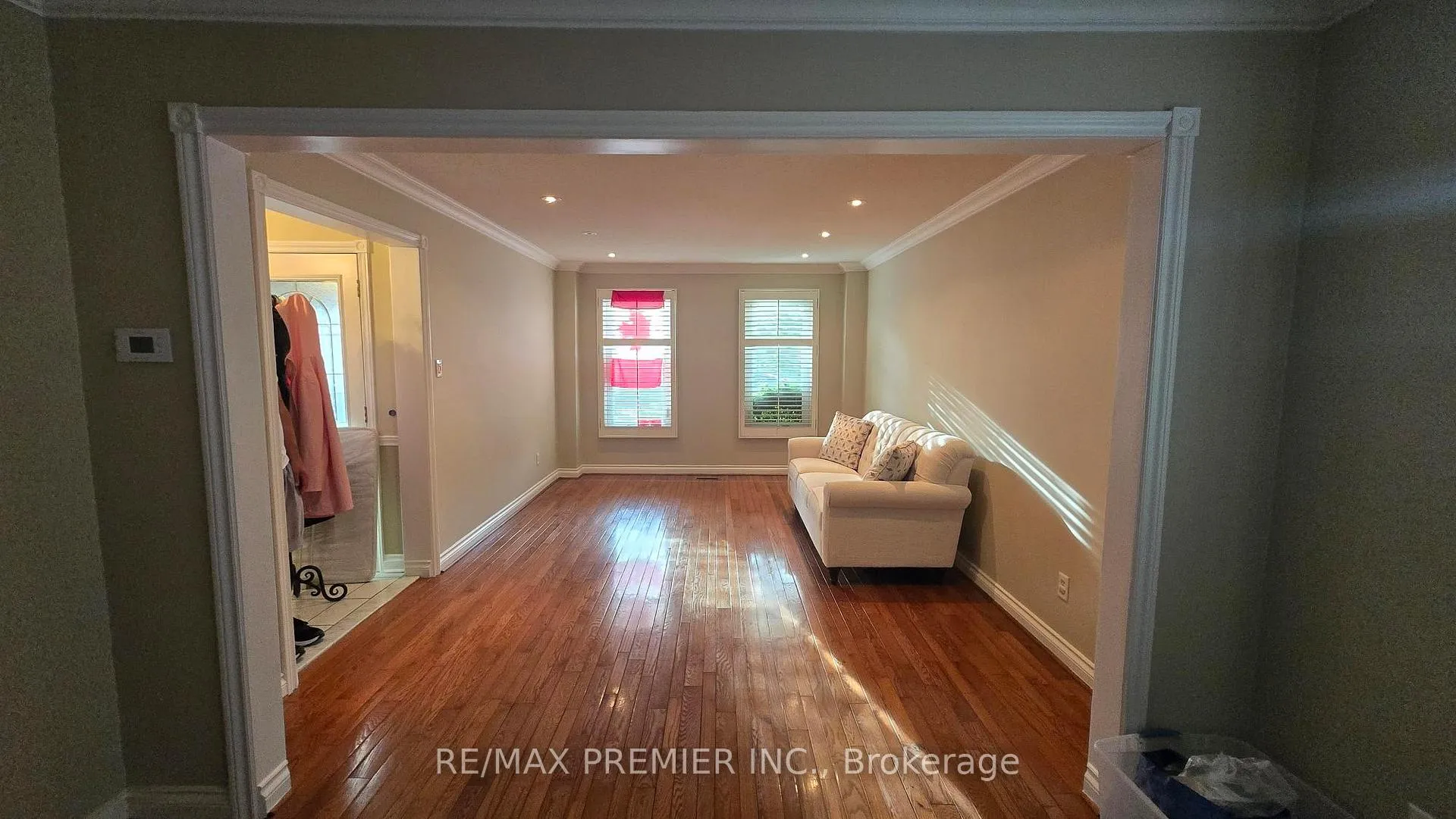 Photo 15 of 4399 Beacon Lane, Mississauga, Creditview — HOMEH