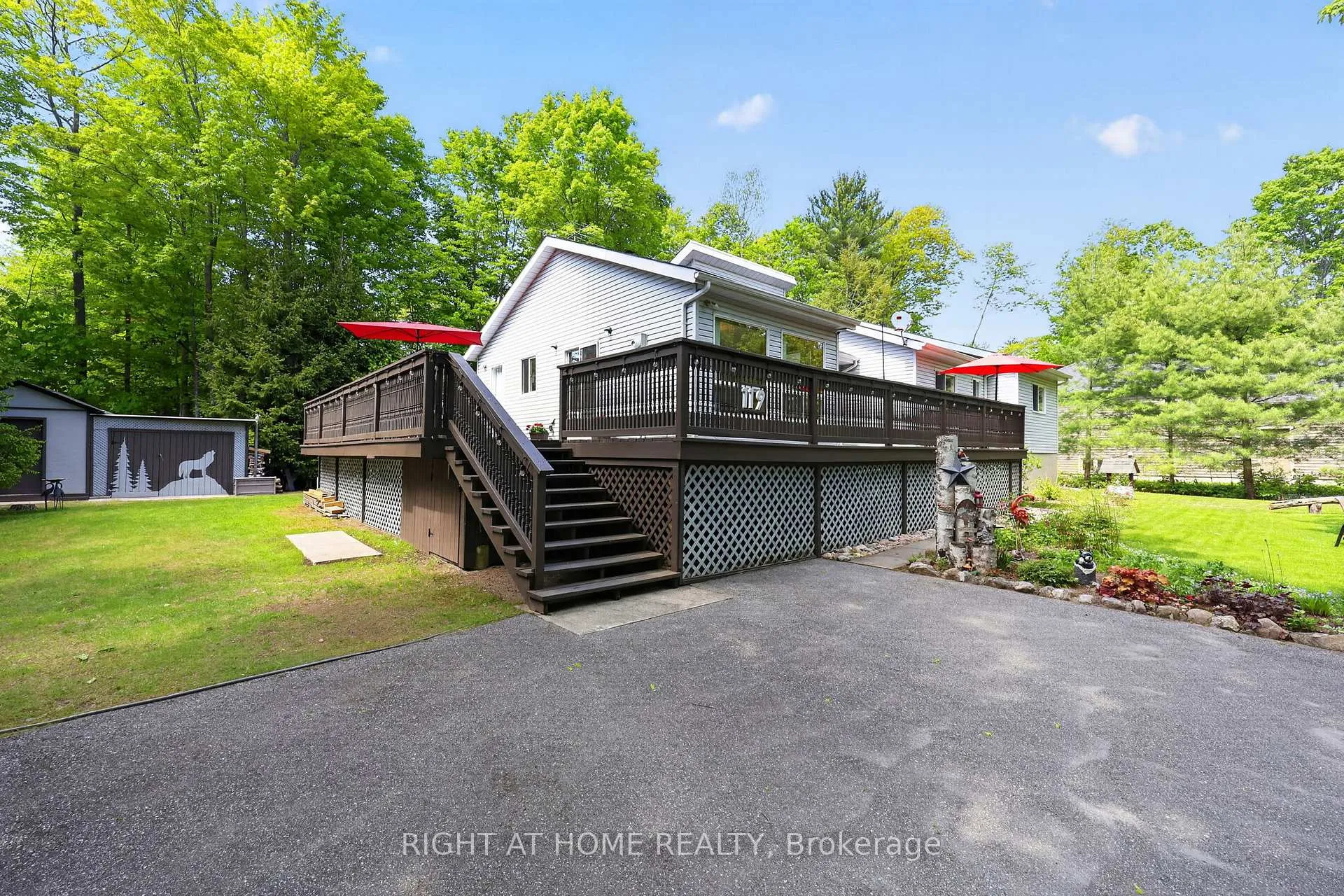 Photo 3 of 119 Wolfe Trail, Tiny, Lafontaine — HOMEH